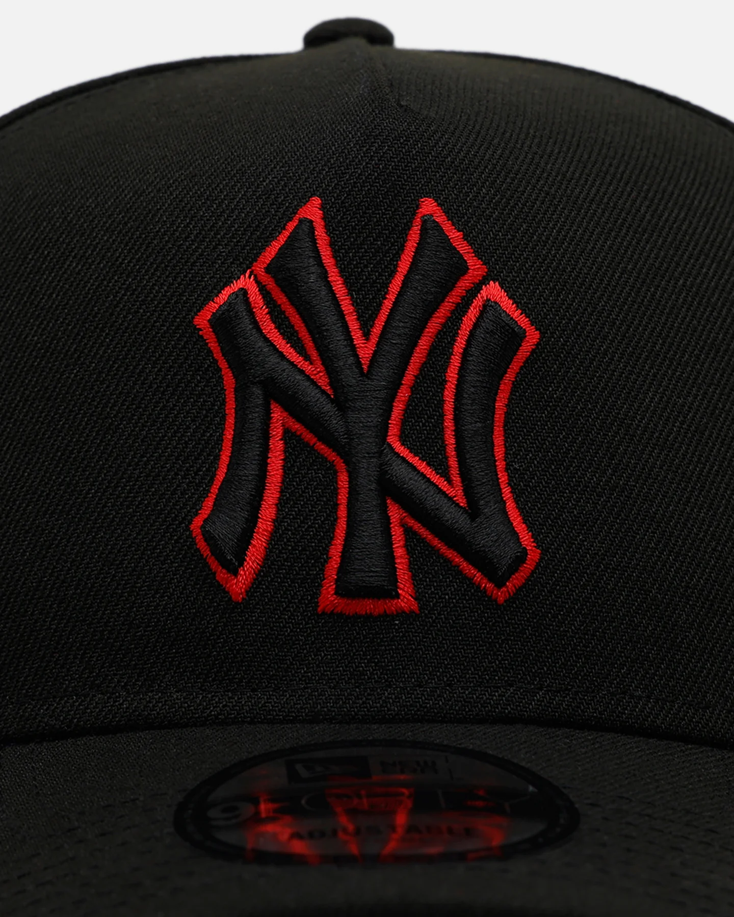New Era New York Yankees 'Easy Black And Scarlet' 9FORTY A-Frame Snapback Black/Scarlet - Image 5