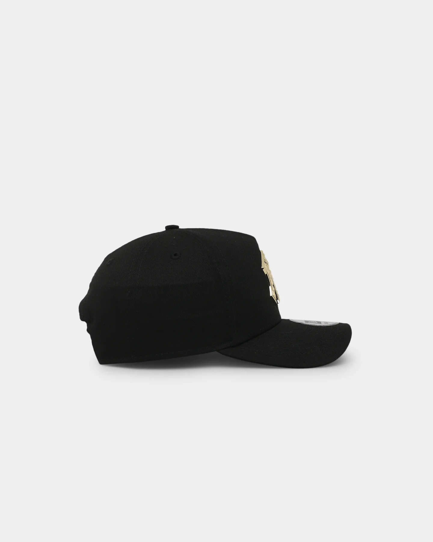 New Era New York Yankees 'Fractured Metal' Badge 9FORTY K-Frame Snapback Black - Image 3