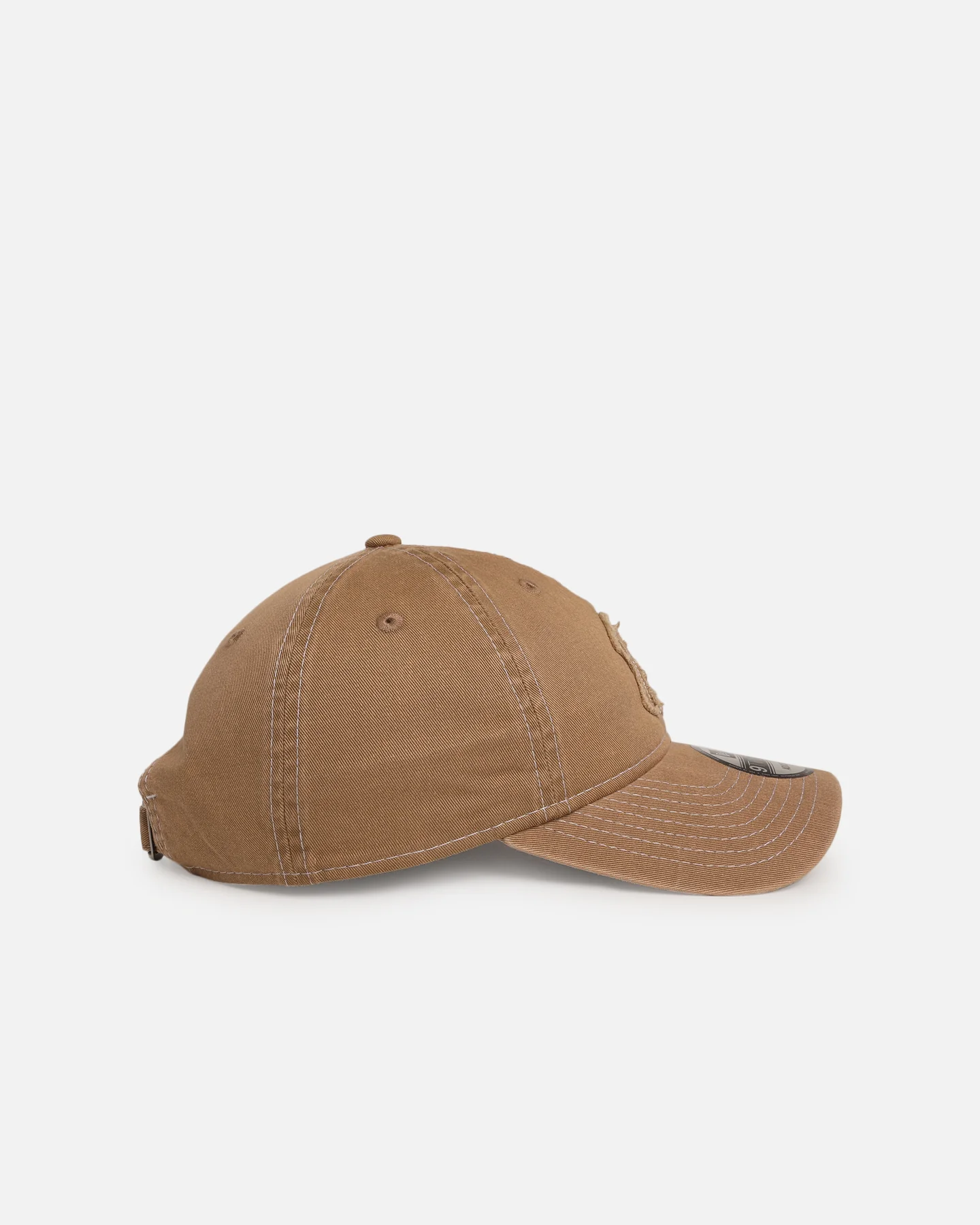 New Era New York Yankees 'Frayed' 9TWENTY Strapback Khaki - Image 3