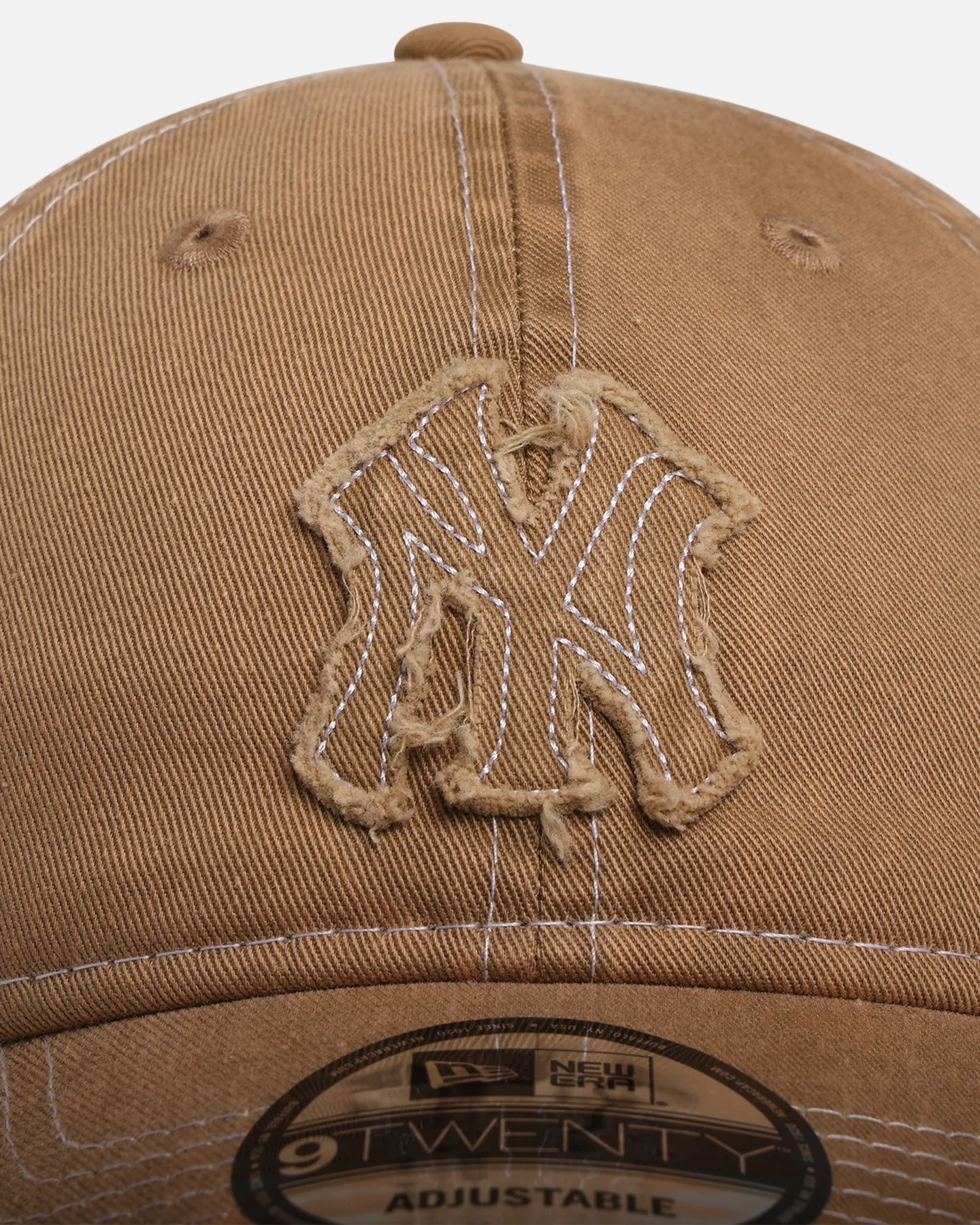 New Era New York Yankees 'Frayed' 9TWENTY Strapback Khaki - Image 5