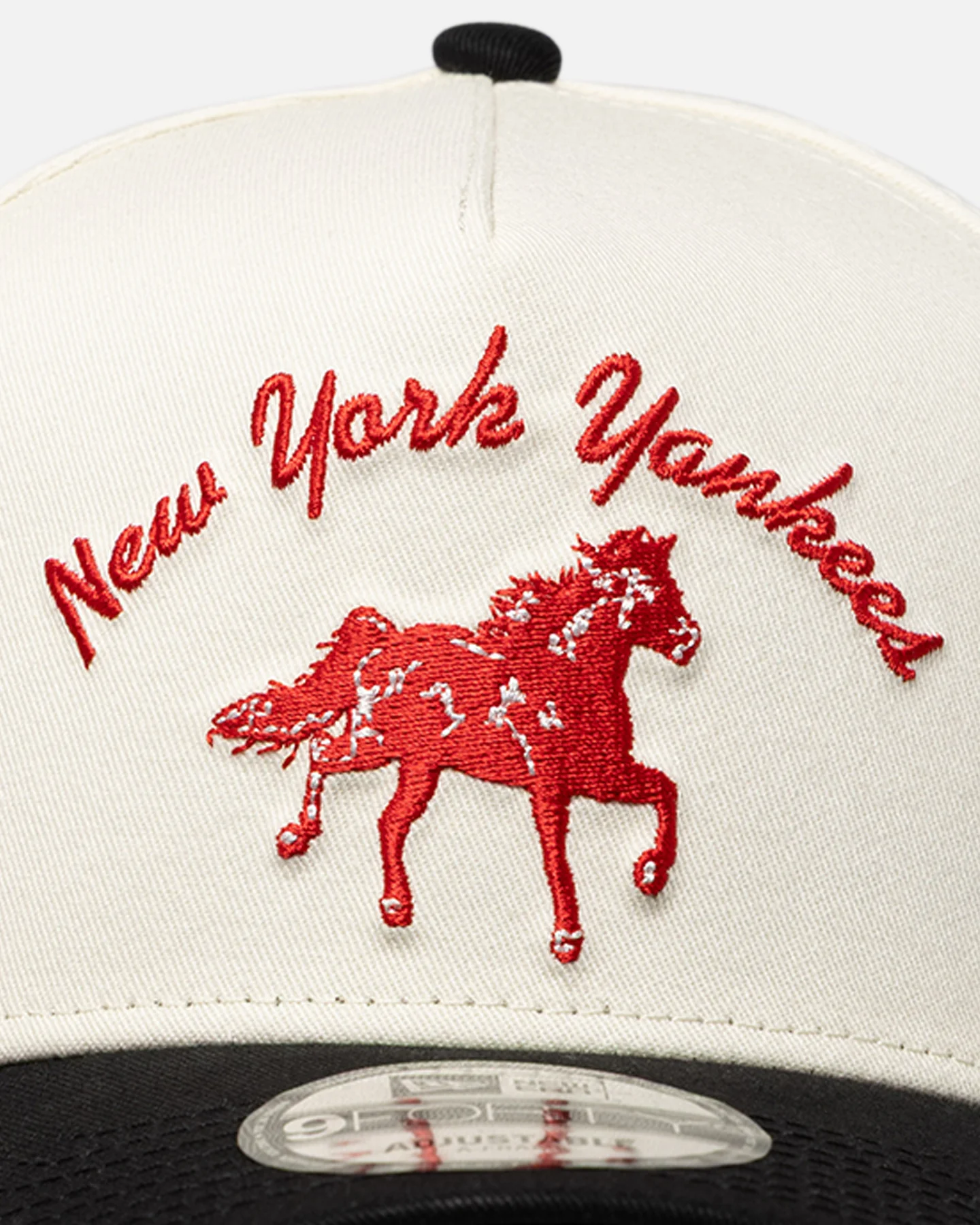 New Era New York Yankees 'Galloping Horse' 9FORTY A-Frame Snapback White/Black - Image 5