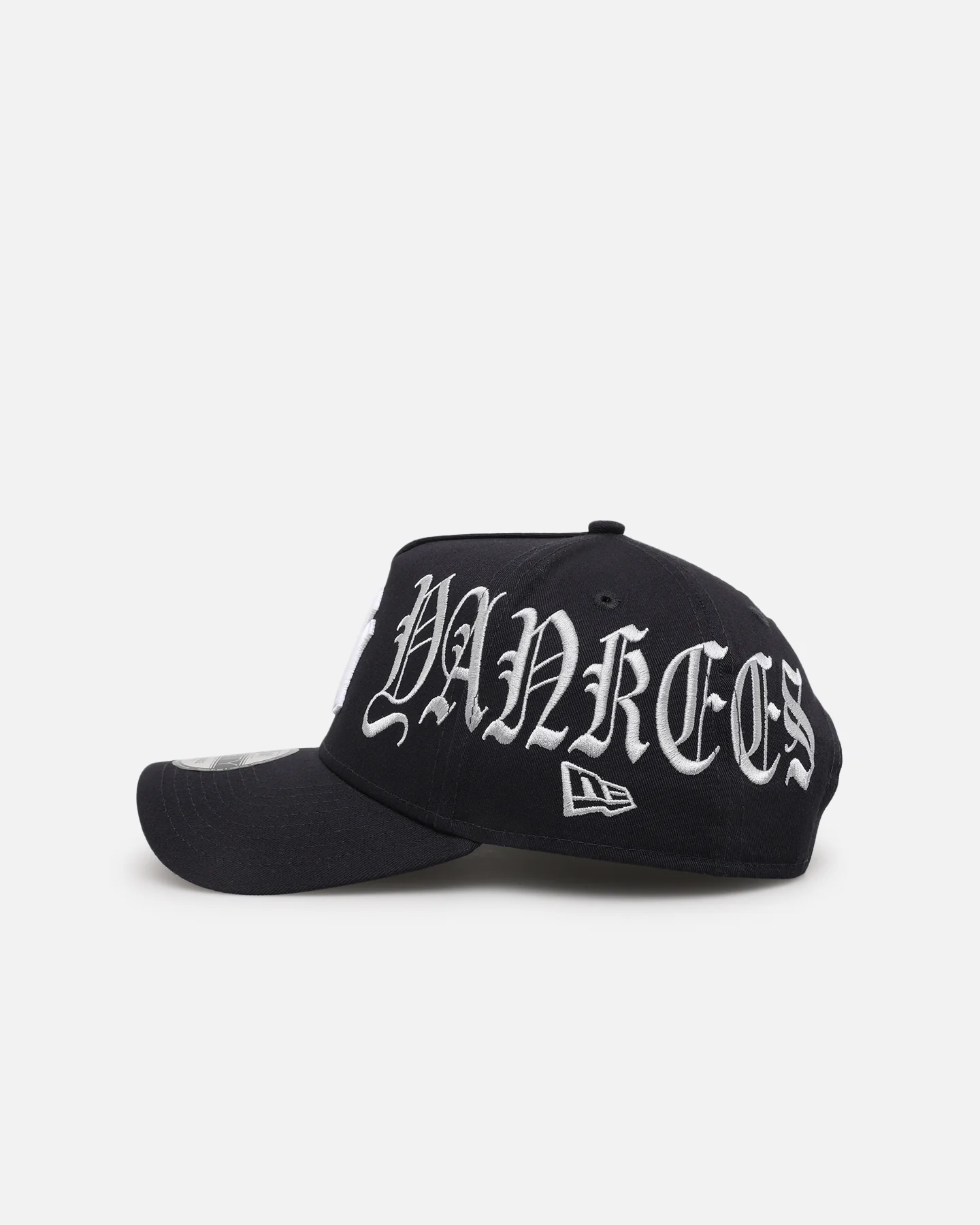 New Era New York Yankees 'Gothic Script' 9FORTY A-Frame Snapback Navy/Grey - Image 4