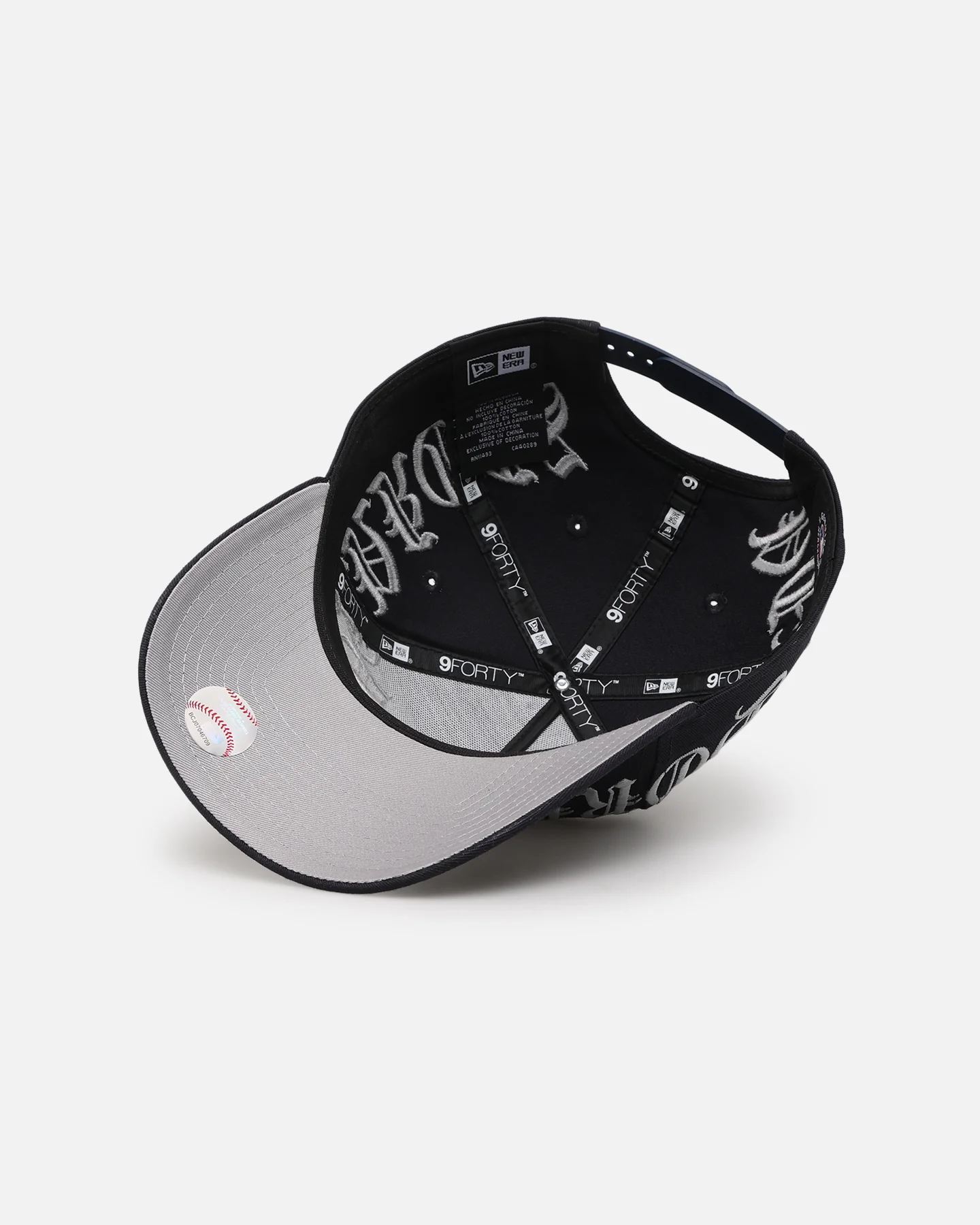New Era New York Yankees 'Gothic Script' 9FORTY A-Frame Snapback Navy/Grey - Image 6