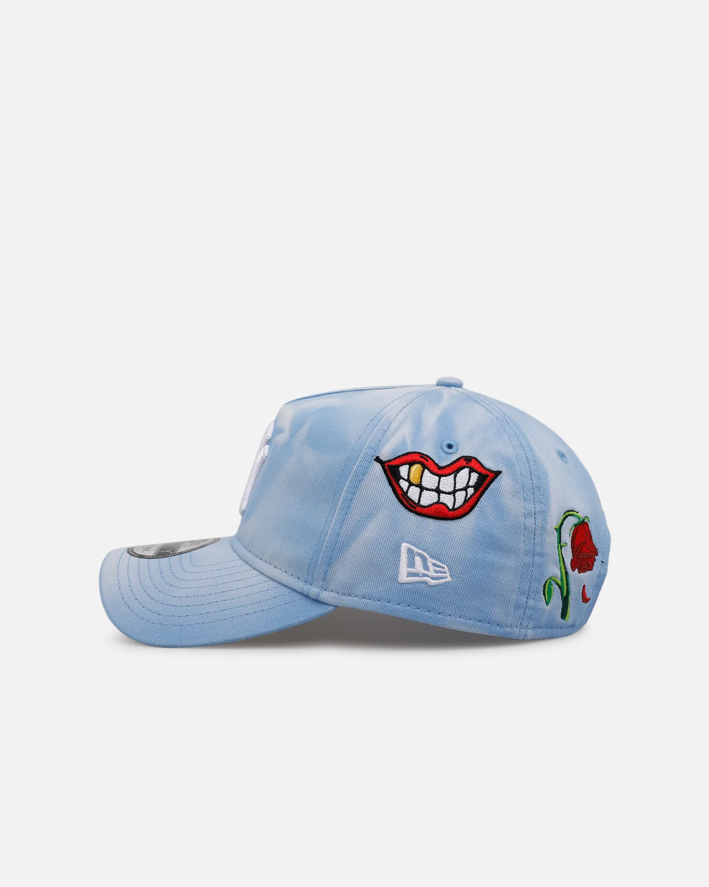 New Era New York Yankees 'Hopeless Romantic' 9FORTY A-Frame Snapback Sky Blue - Image 4