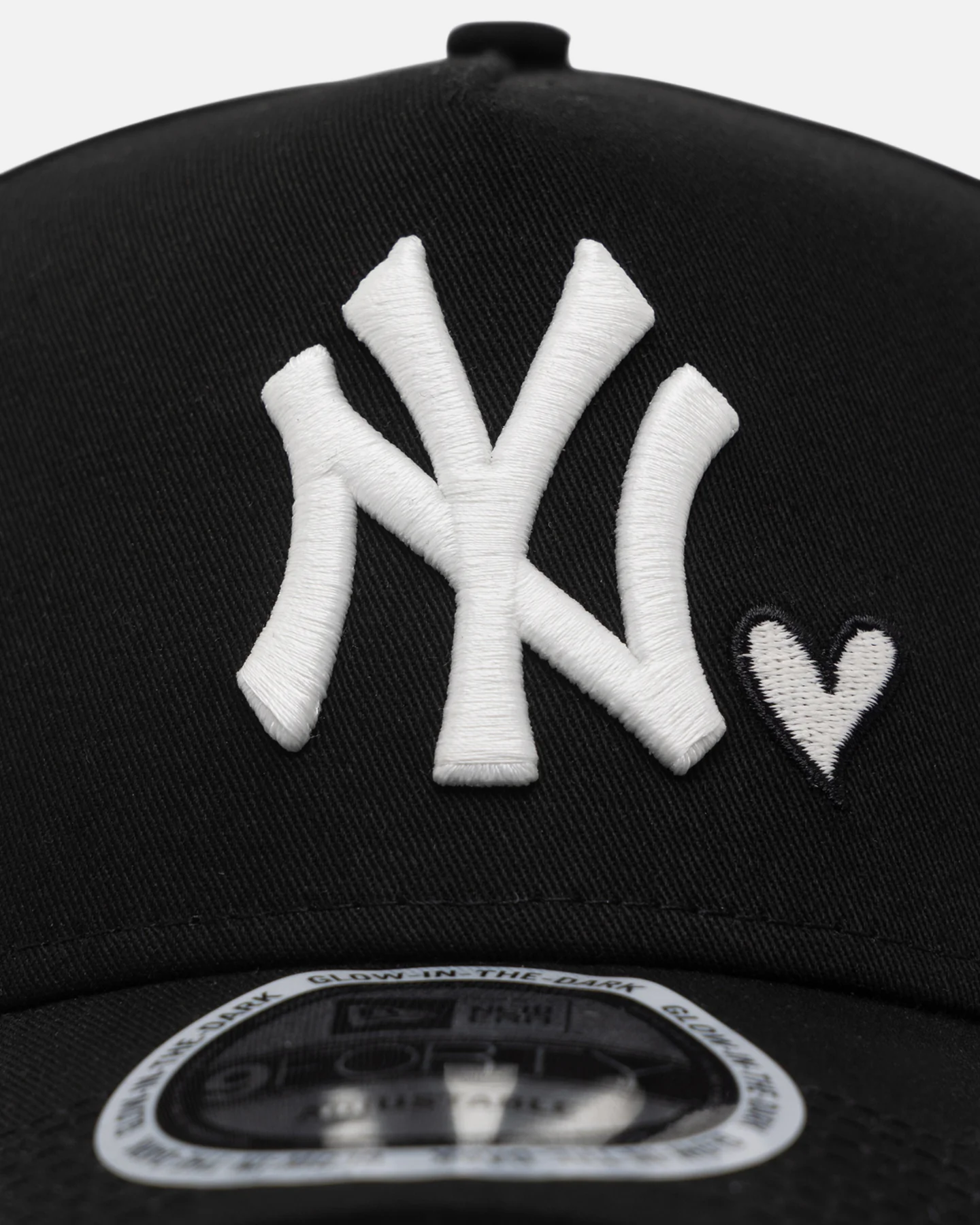 New Era New York Yankees 'I Heart Day & Night' 9FORTY A-Frame Snapback Black - Image 6