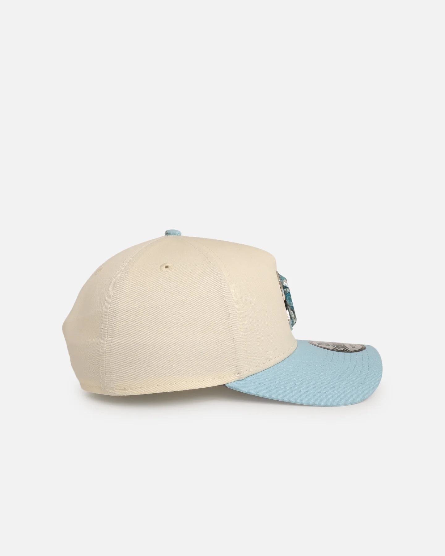 New Era New York Yankees 'Jelly Crystals Collection' 9FORTY A-Frame Snapback Chrome White/Blue - Image 3