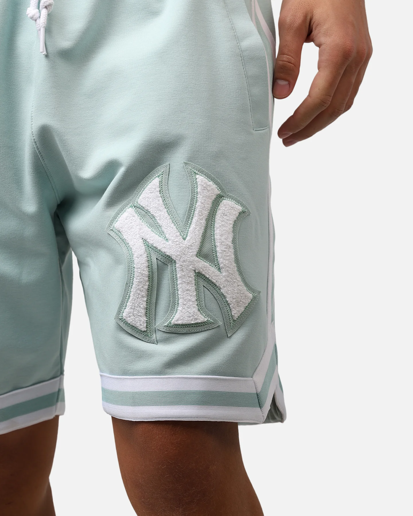 New Era New York Yankees 'Logo Select Mint' Shorts Mint/White - Image 7