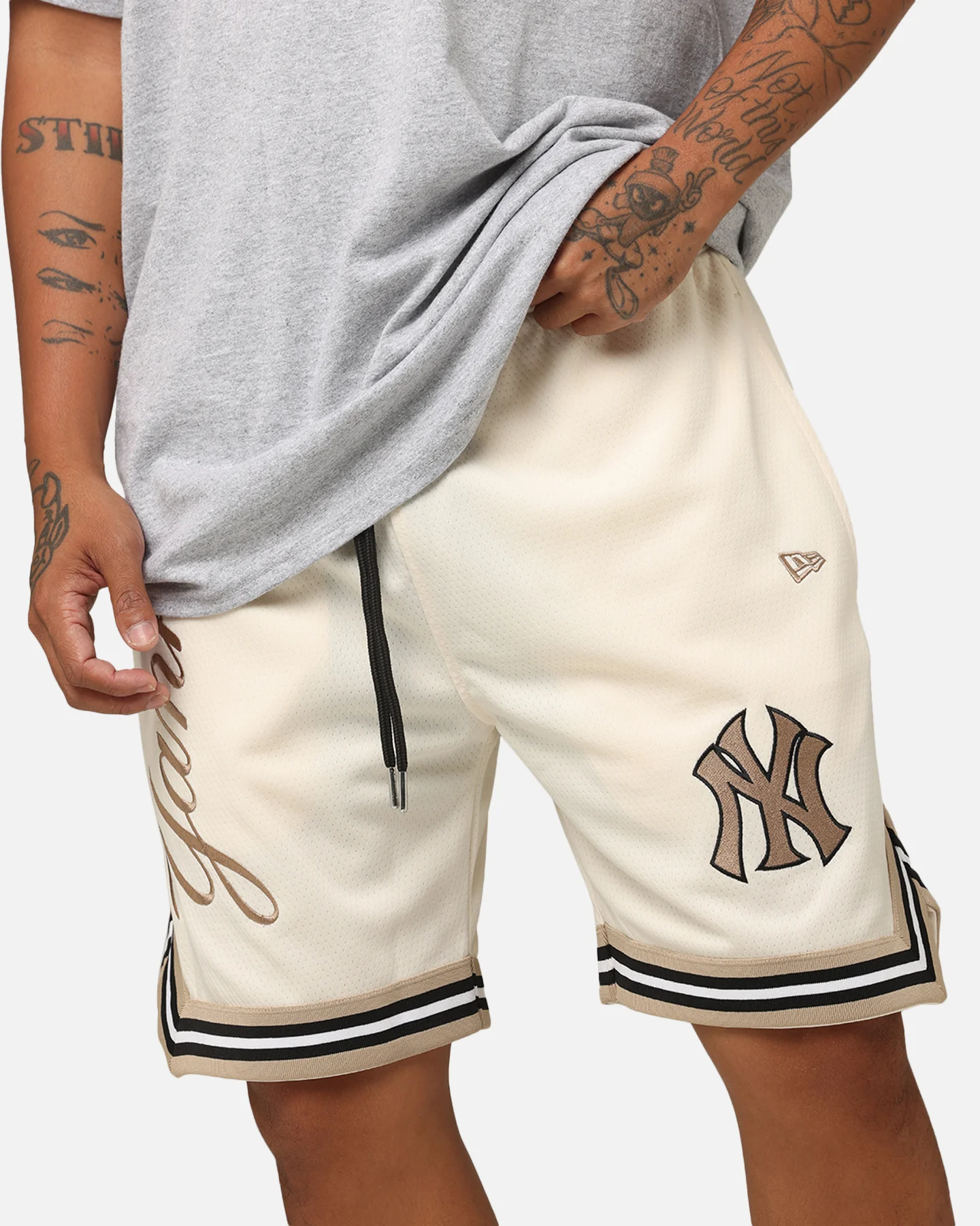 New Era New York Yankees Mesh Shorts Light Beige - Image 3