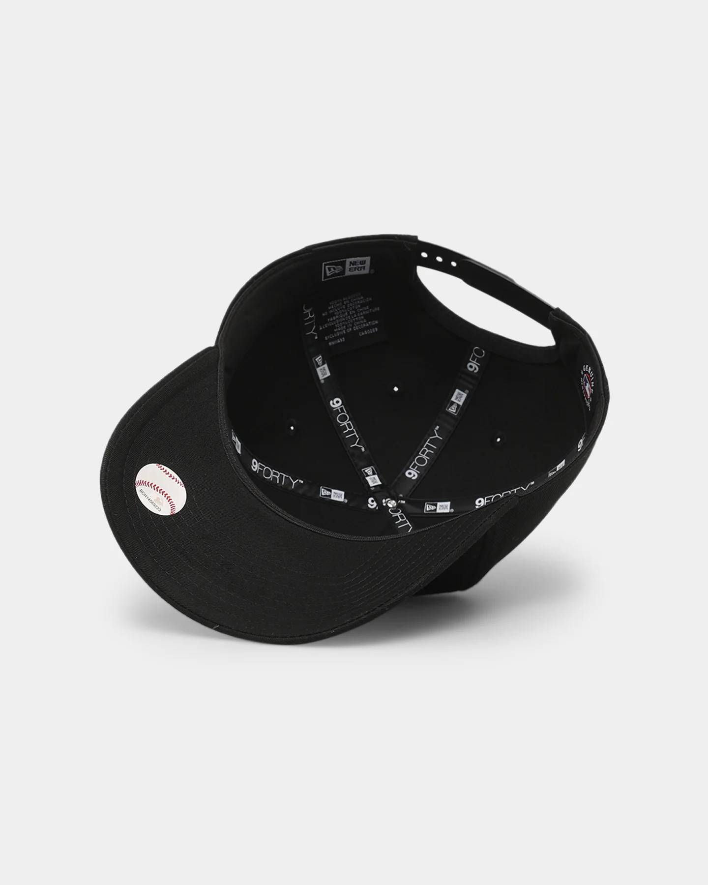 New Era New York Yankees 'Metal Badge' 9FORTY A-Frame Snapback Black/Black - Image 6