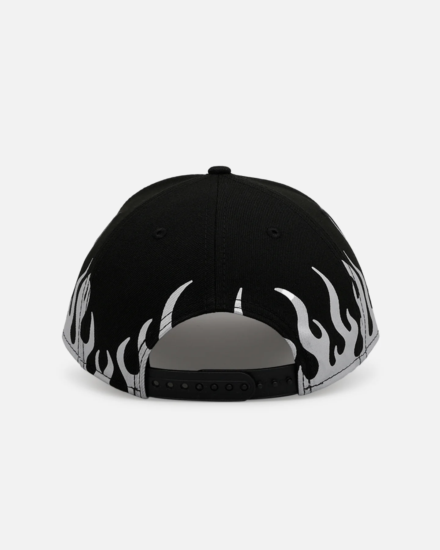 New Era New York Yankees 'Metallic Flames' 9FORTY A-Frame Snapback Black/Silver - Image 2