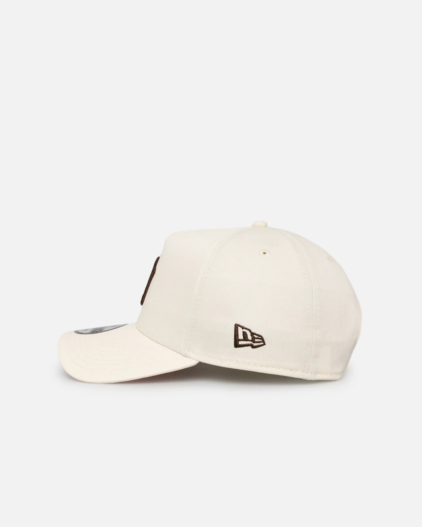 New Era New York Yankees 'Neapolitan Chrome' 9FORTY A-Frame Snapback Chrome/Pink Met - Image 4