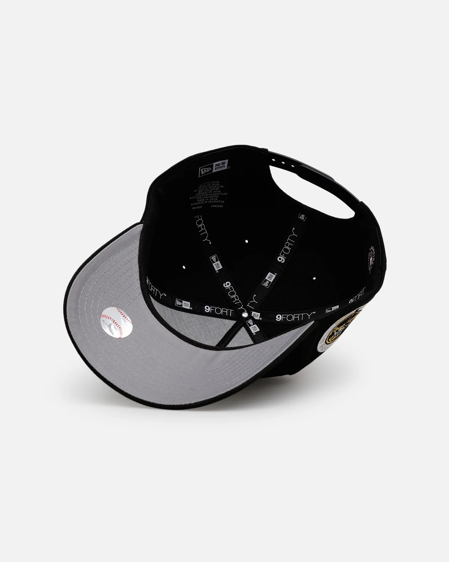 New Era New York Yankees 'New Year's Eve' 9FORTY A-Frame Snapback Gold/Silver - Image 6