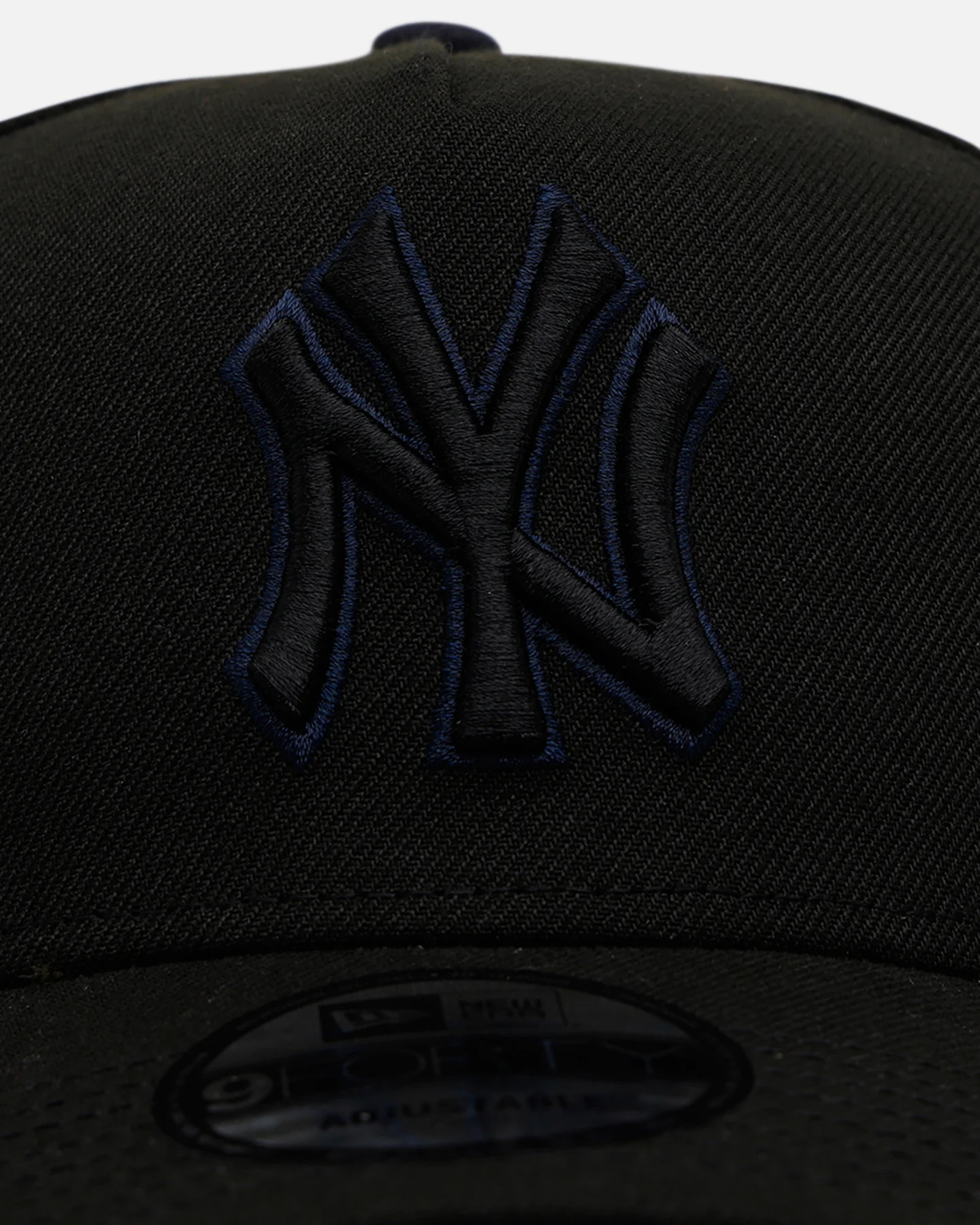 New Era New York Yankees 'Outline' 9FORTY A-Frame Snapback Black - Image 5