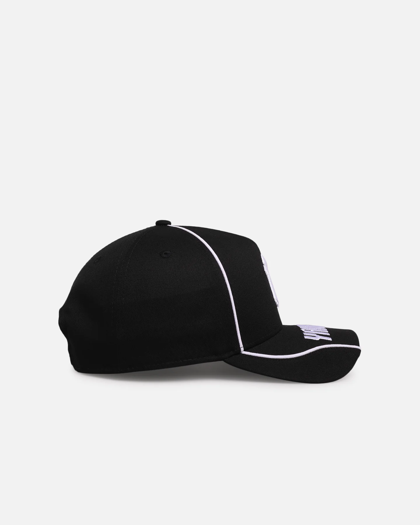 New Era New York Yankees 'Piping' 9FORTY A-Frame Snapback Black/White - Image 3