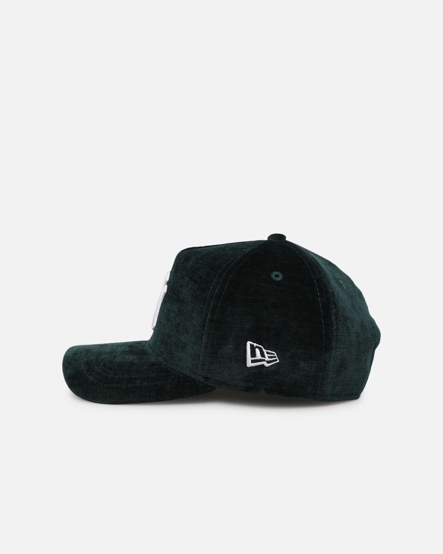 New Era New York Yankees 'Plush Chenille' 9FORTY A-Frame Snapback Dark Green - Image 4