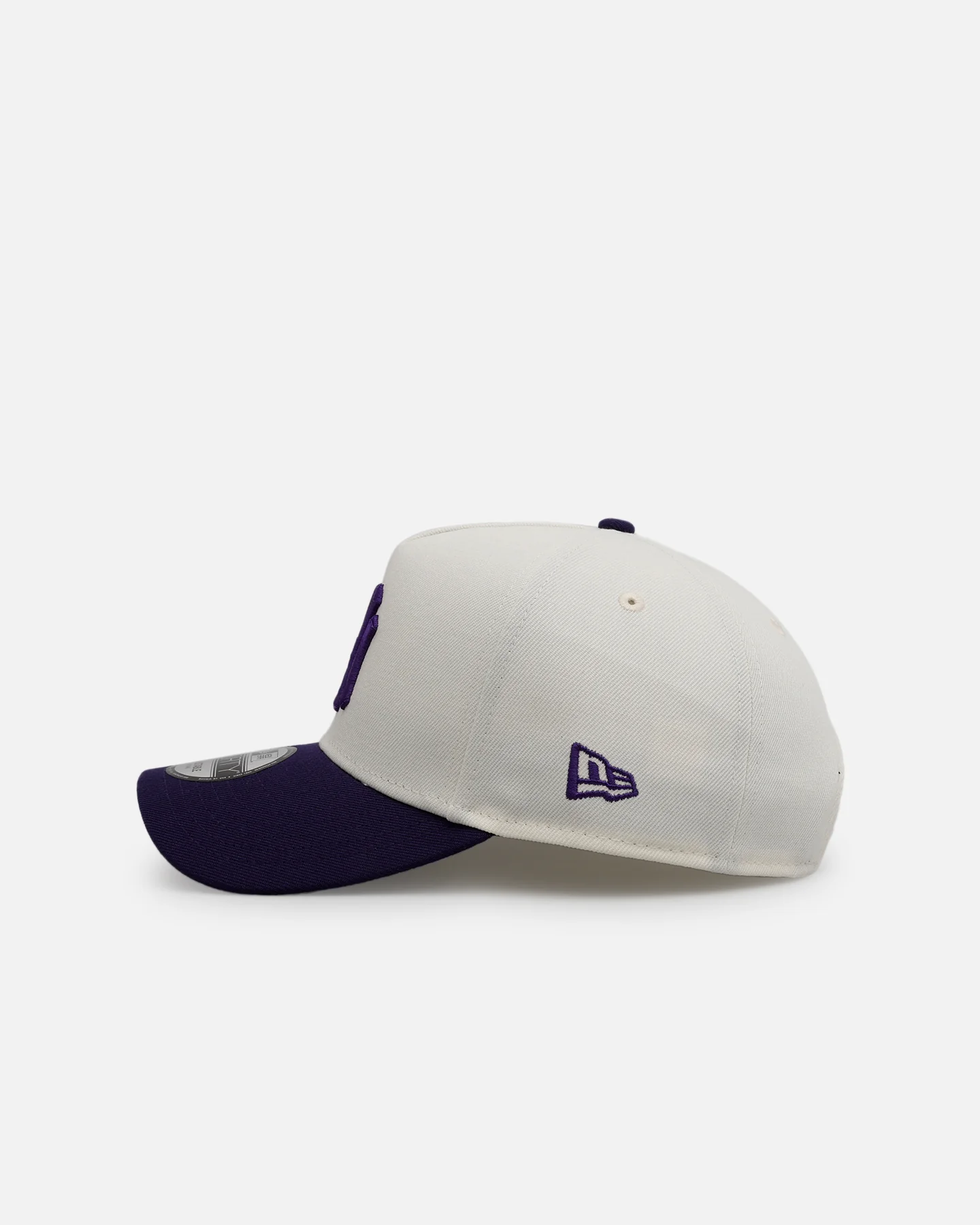 New Era New York Yankees 'Purple Haze 2.0' 9FORTY A-Frame Snapback Chrome/Purple - Image 4