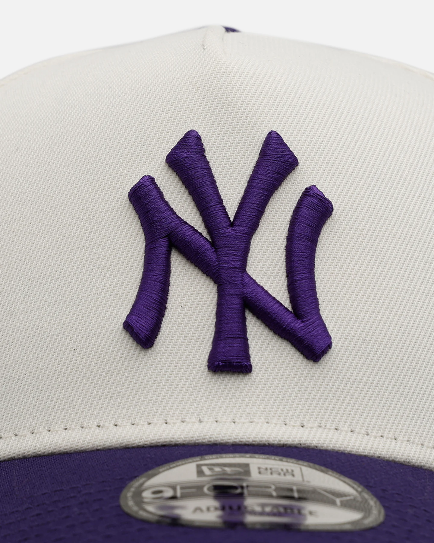 New Era New York Yankees 'Purple Haze 2.0' 9FORTY A-Frame Snapback Chrome/Purple - Image 5