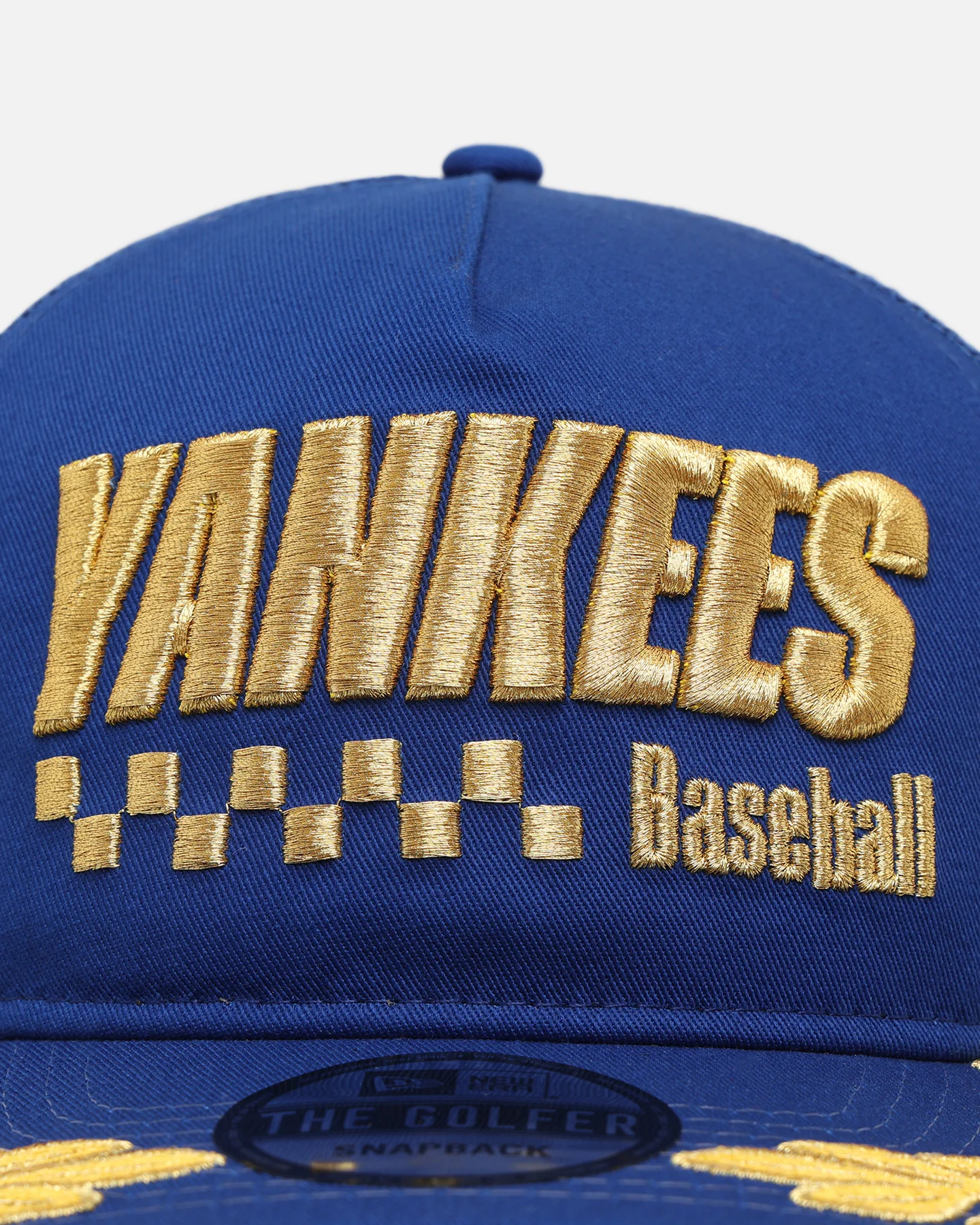 New Era New York Yankees 'Racer Golfer' Pre-Curved Golfer Trucker Snapback Light Royal/Metallic Gold - Image 6