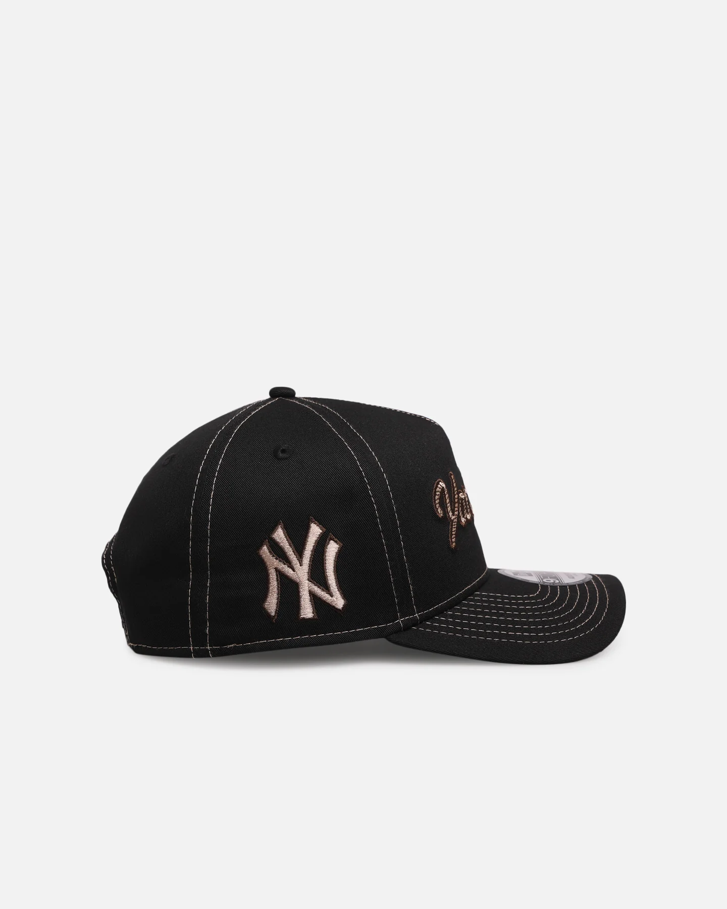 New Era New York Yankees 'Rope Script' 9FORTY A-Frame Snapback Black/White - Image 3