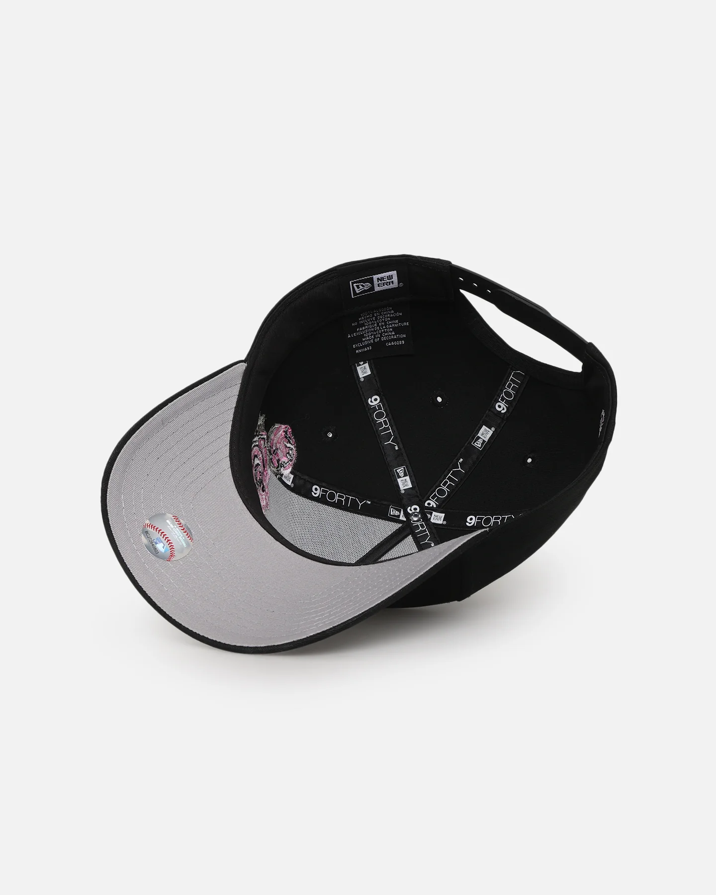 New Era New York Yankees 'Pink Rose Embroidery' 9FORTY A-Frame Snapback Black/Pink - Image 6