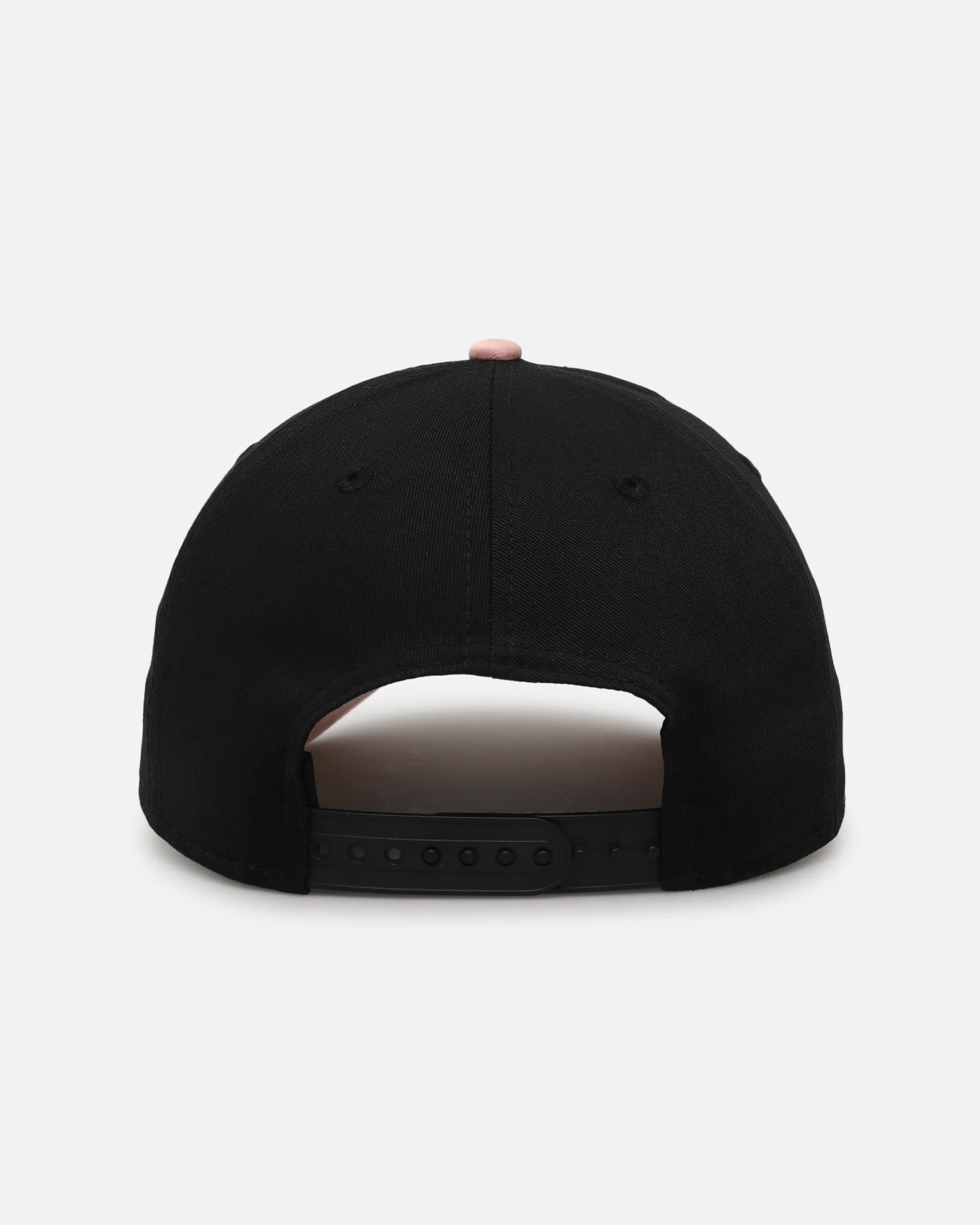 New Era New York Yankees 'Pink Satin Hearts 2.0' 9FORTY A-Frame Snapback Black/Pink - Image 2