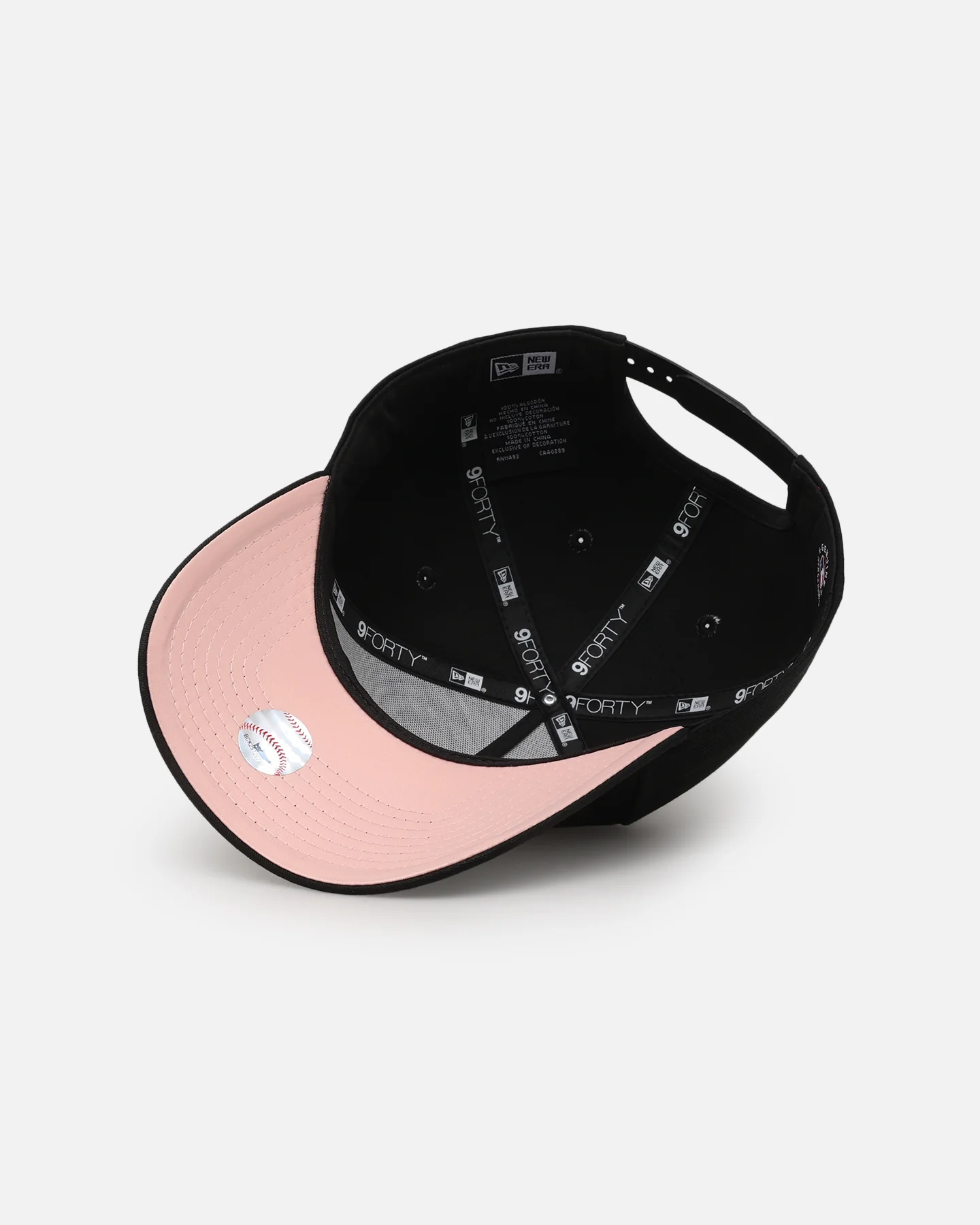 New Era New York Yankees 'Pink Satin Hearts 2.0' 9FORTY A-Frame Snapback Black/Pink - Image 6