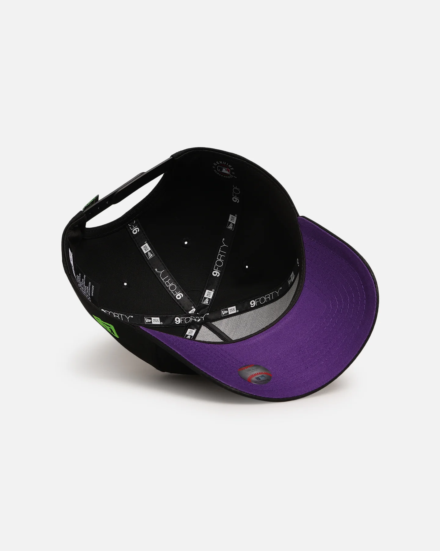 New Era New York Yankees 'Spooky Script' 9FORTY A-Frame Snapback Black/Green/Purple - Image 6
