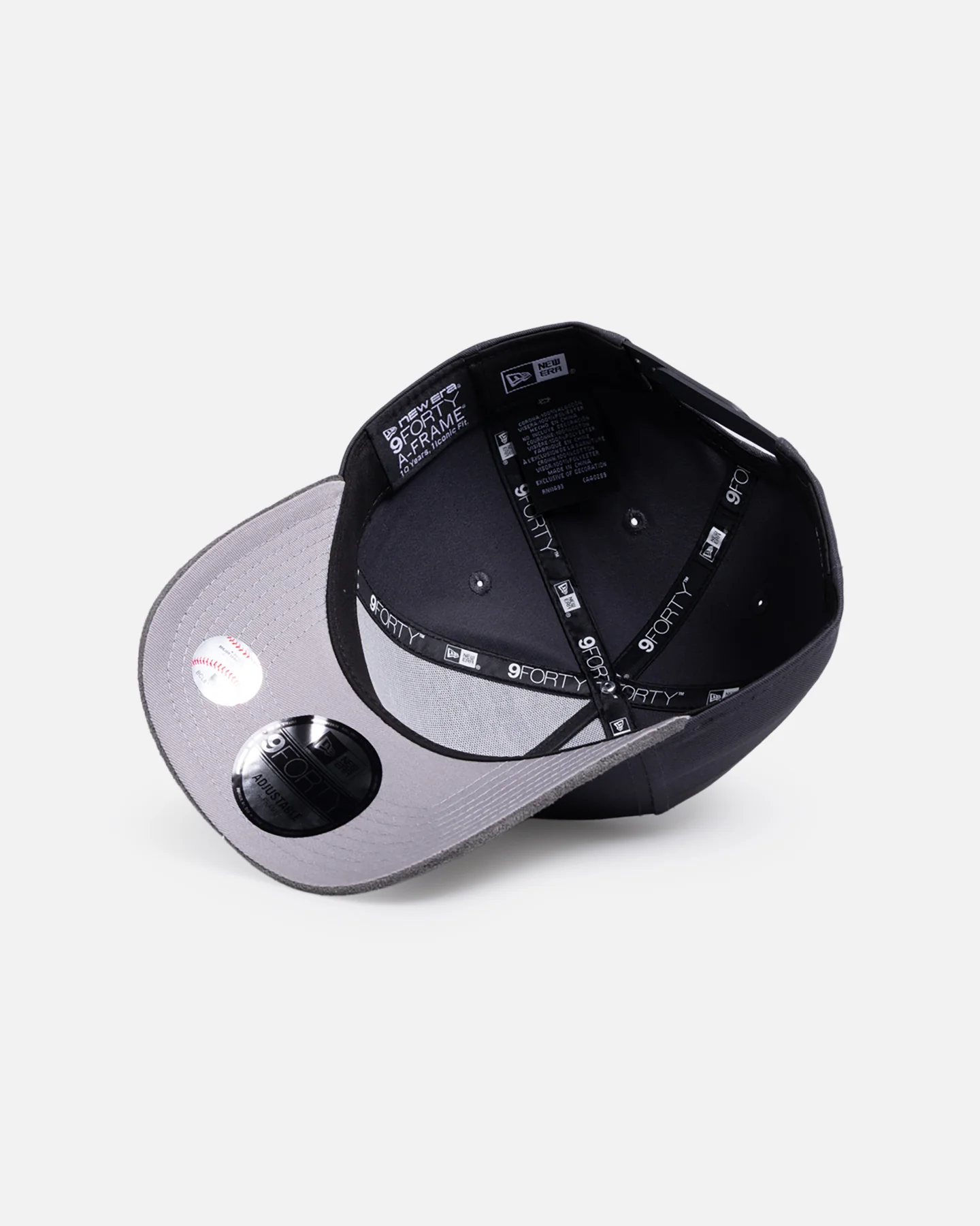 New Era New York Yankees 'Suede Visor' 9FORTY A-Frame Snapback Graphite - Image 6