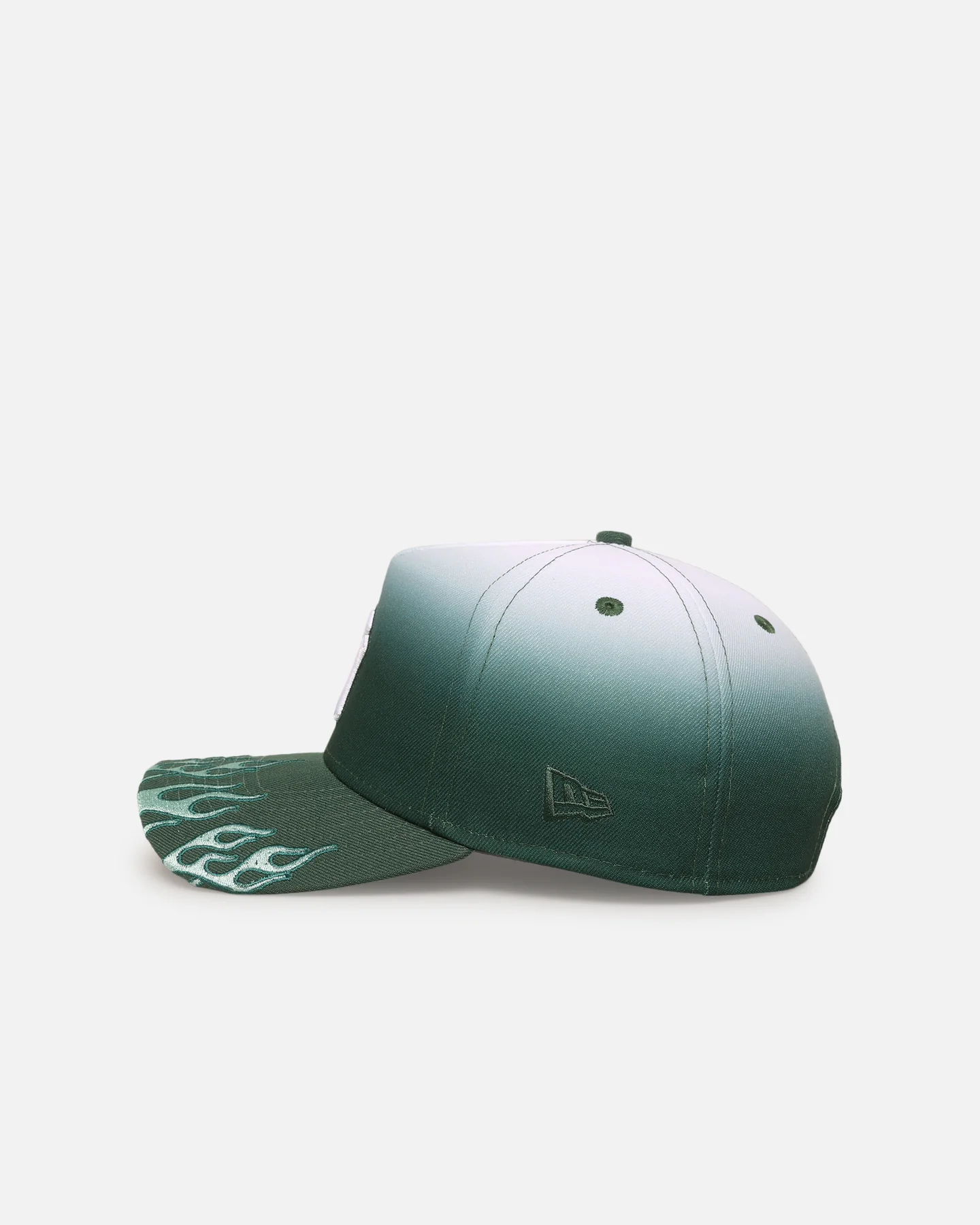 New Era New York Yankees 'Sundyed Flames' 9FORTY A-Frame Snapback Pine Green - Image 4