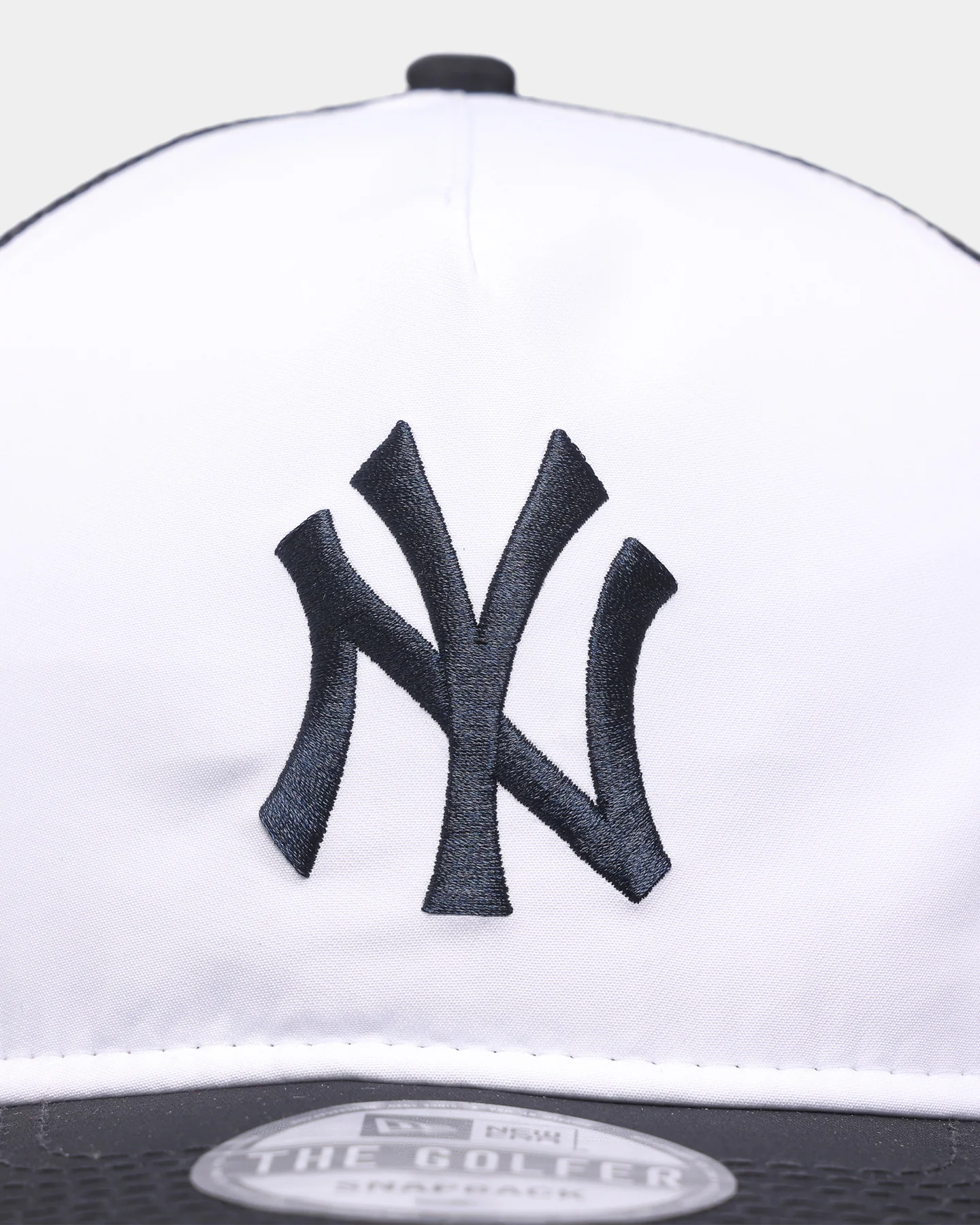 New Era New York Yankees 'Team Two-Tone' Prolight Old Golfer Trucker Snapback White/OTC - Image 6
