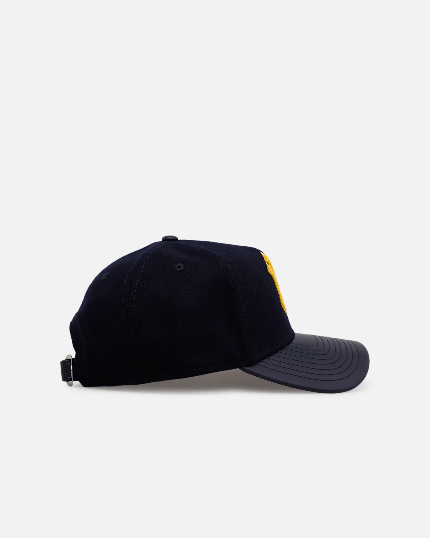 New Era New York Yankees 'Varsity' 9FORTY A-Frame Strapback Navy - Image 3