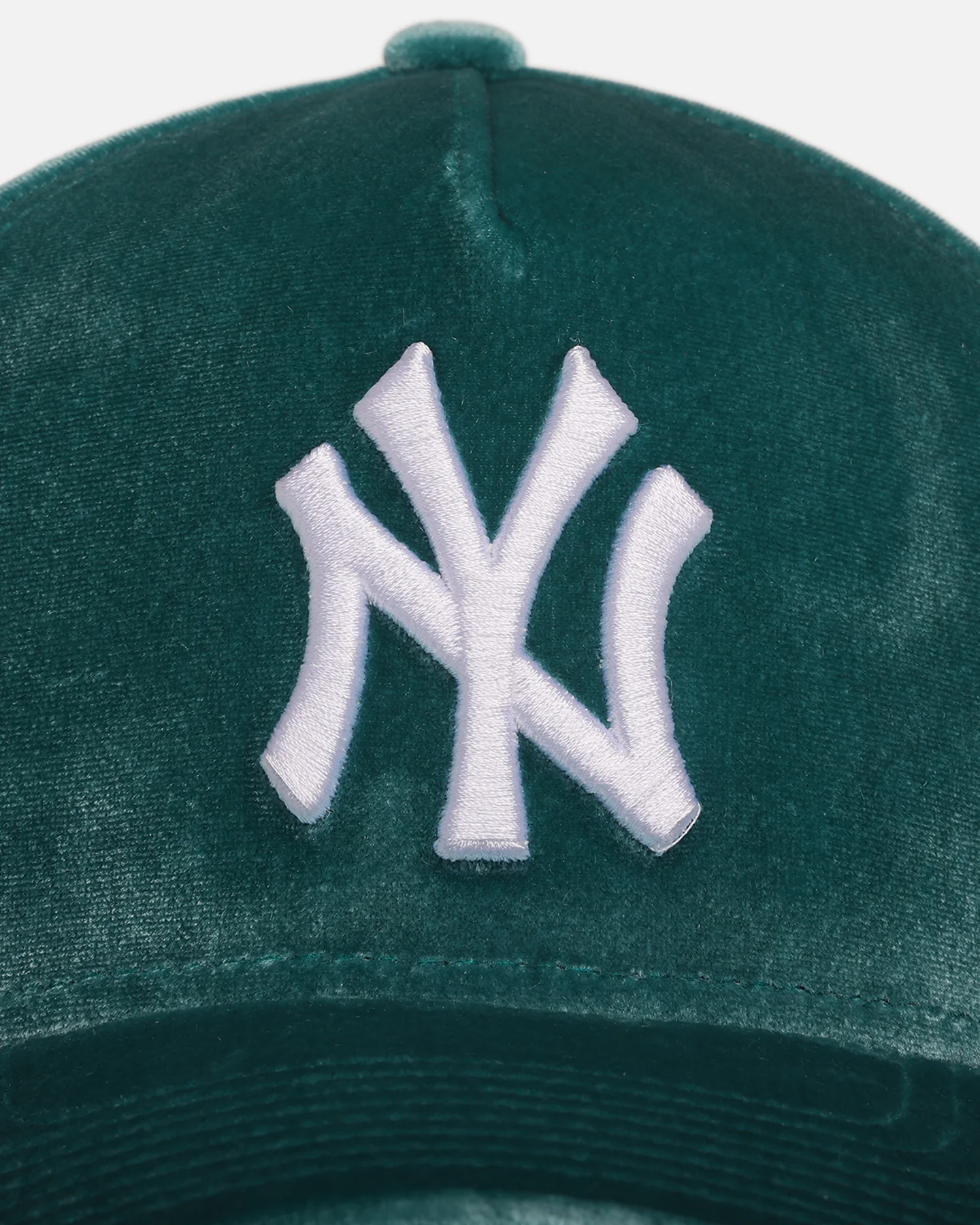 New Era New York Yankees 'Velvet Dreams 2.0' 9FORTY A-Frame Snapback Pine Green - Image 6
