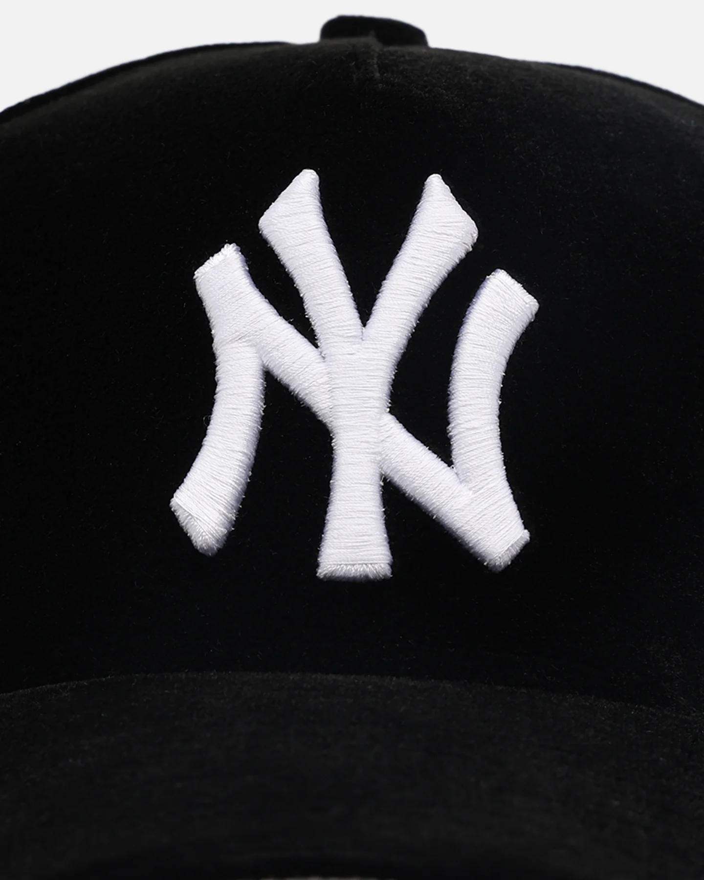 New Era New York Yankees 'Velvet Dreams' 9FORTY A-Frame Snapback Black/Grey - Image 6