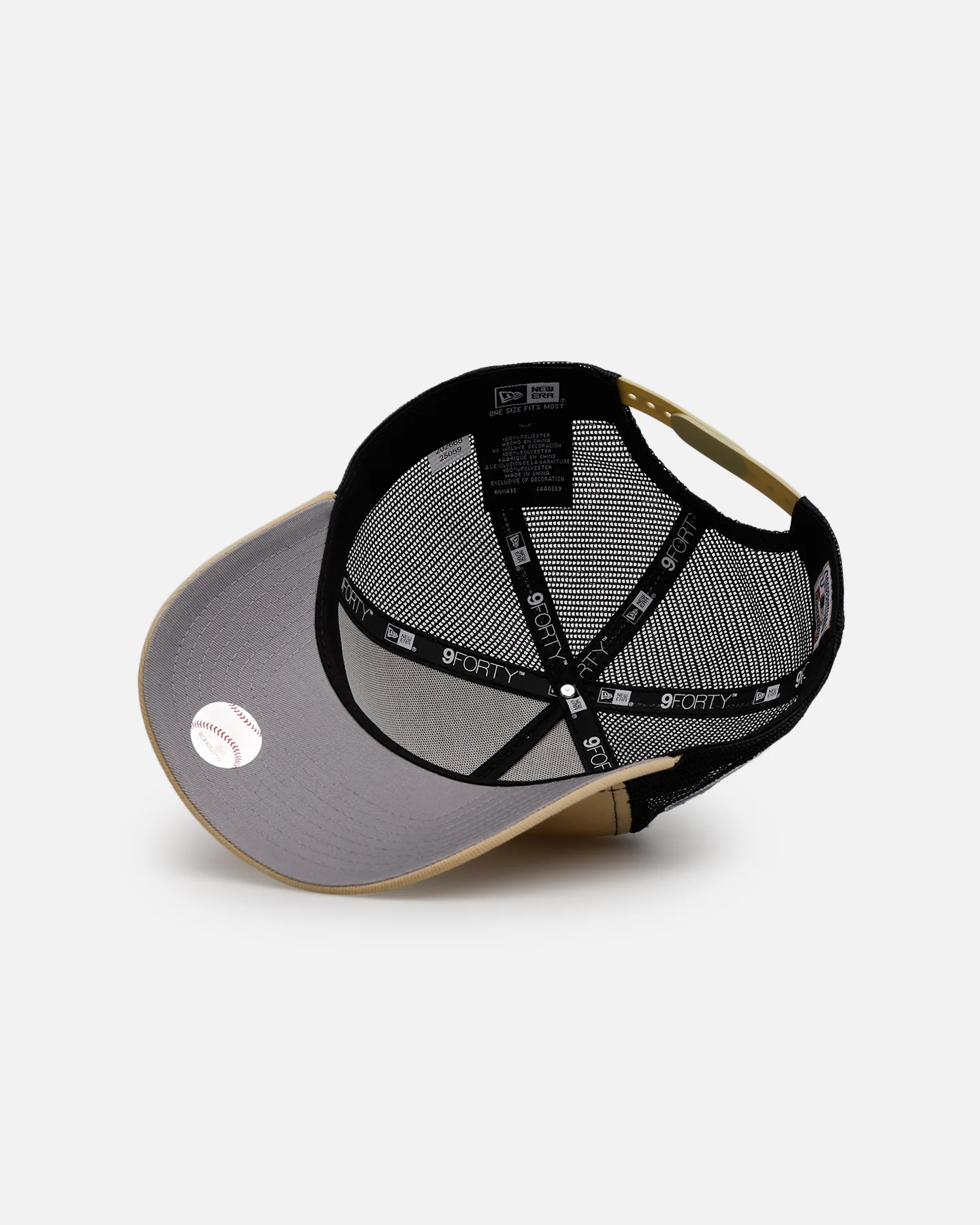 New Era New York Yankees 'Vintage Truckers' 9FORTTY A-Frame Trucker Snapback Vegas Gold - Image 6
