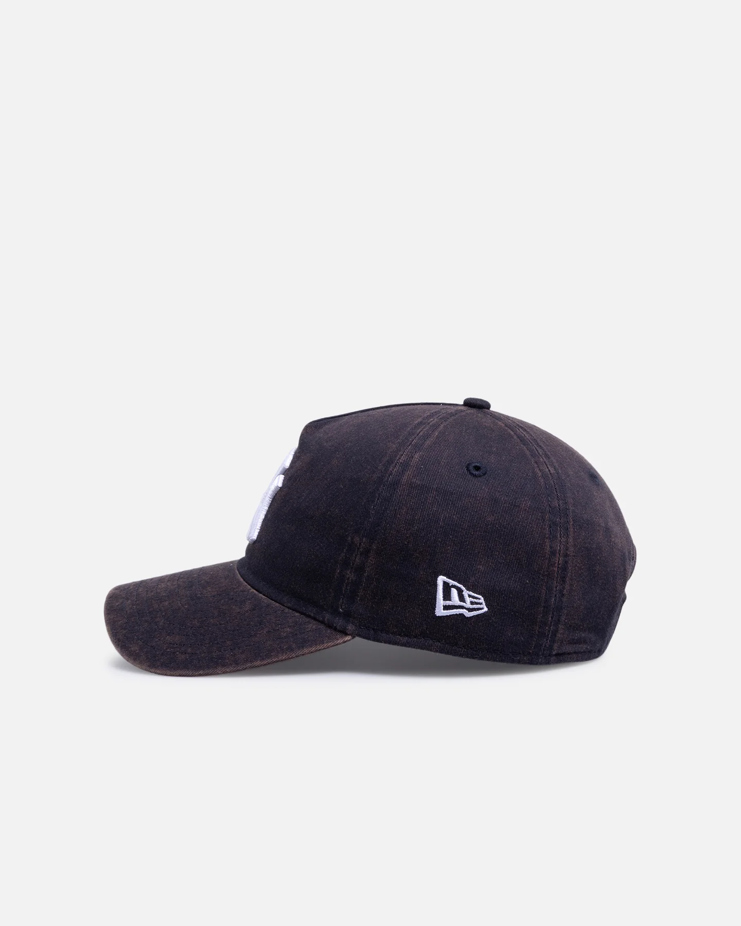 New Era New York Yankees 'Washed' 9FORTY A-Frame Snapback Dark Blue - Image 4