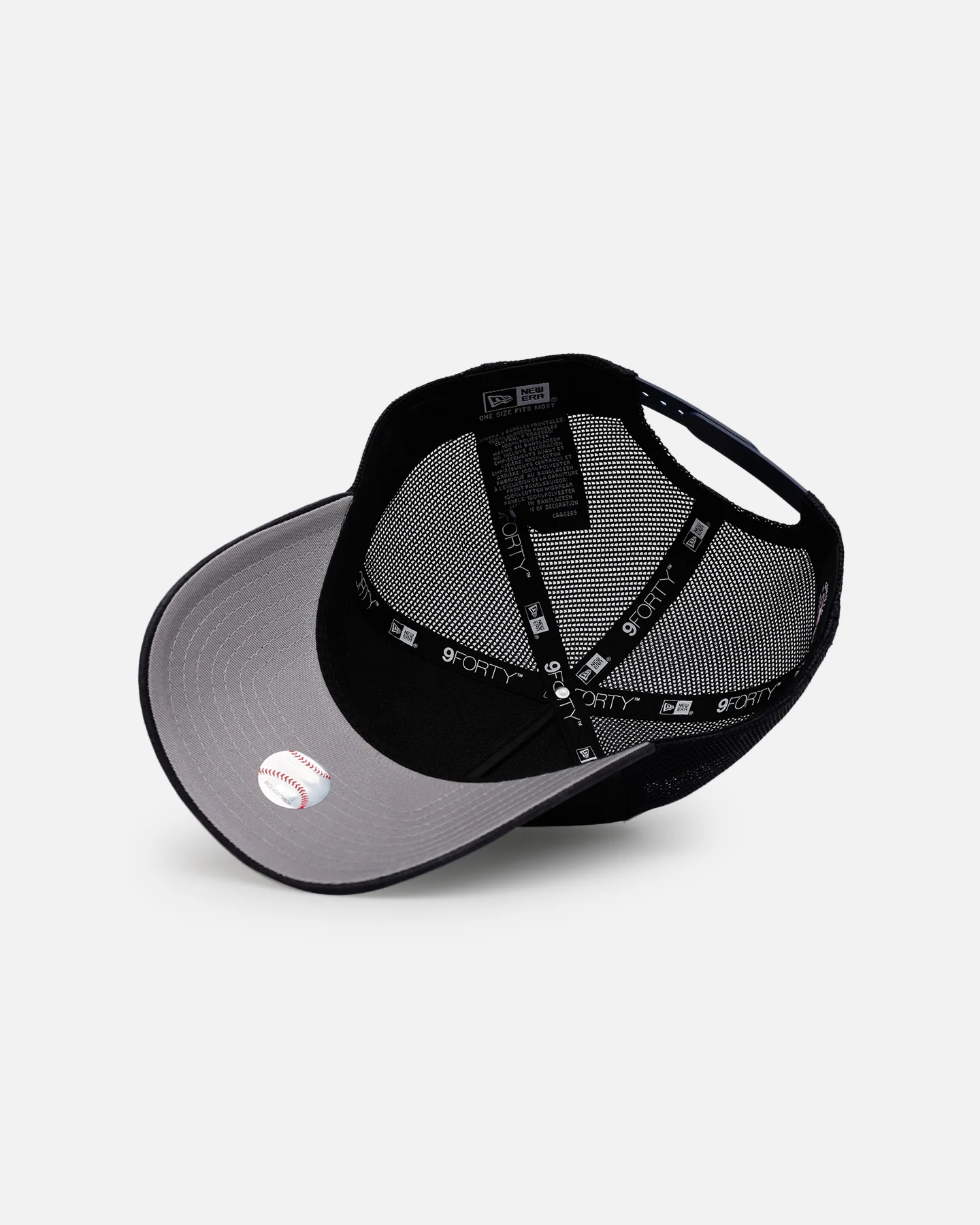 New Era New York Yankees 'Washed Truckers' 9FORTY A-Frame Trucker Snapback Official Team Color - Image 6