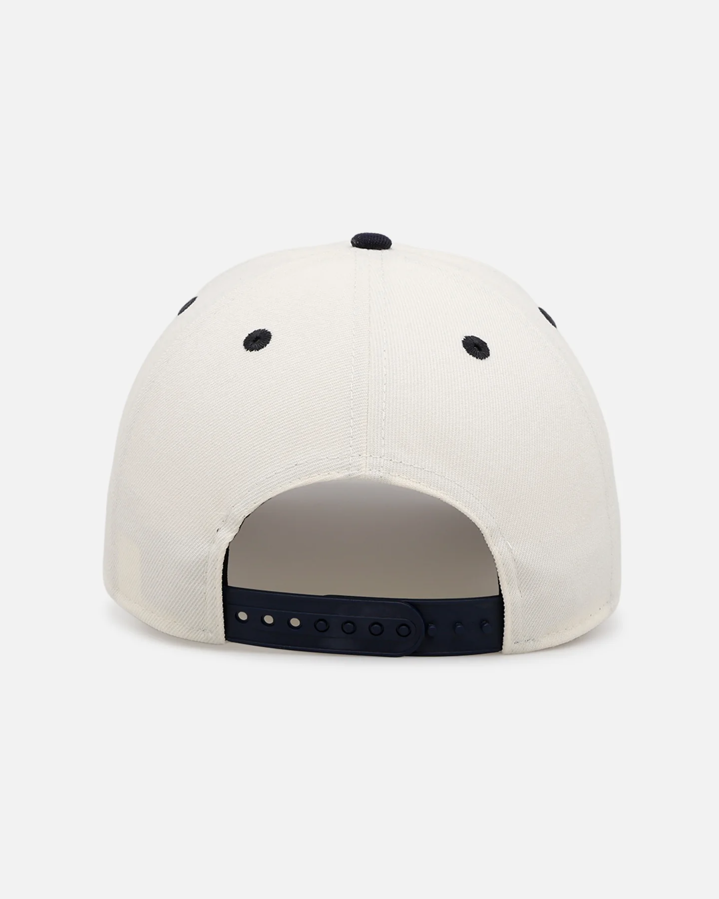 New Era New York Yankees 'World Series Logo' 9FORTY A-Frame Snapback Chrome - Image 2