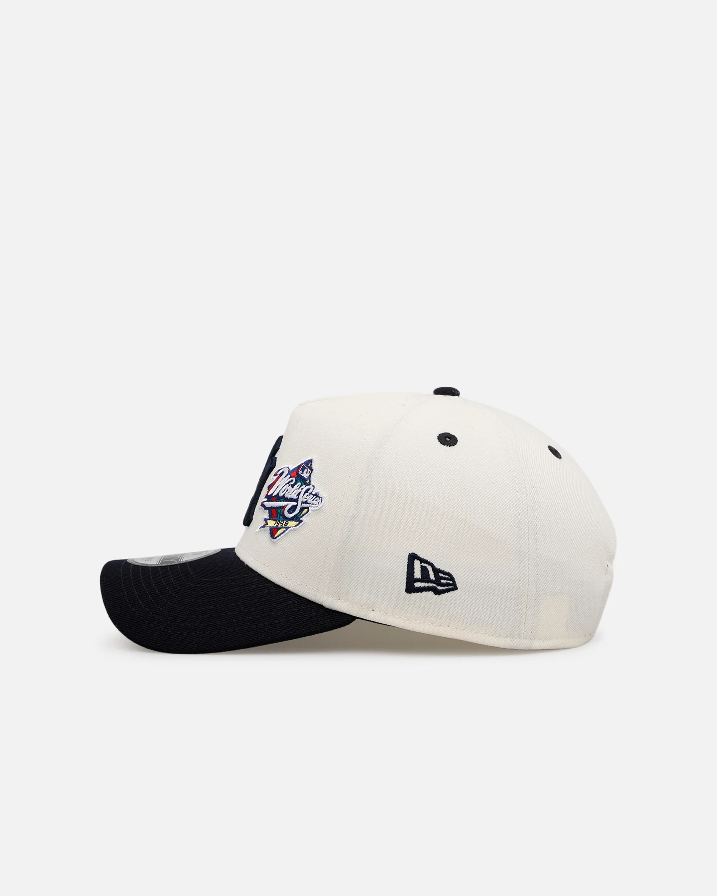 New Era New York Yankees 'World Series Logo' 9FORTY A-Frame Snapback Chrome - Image 4