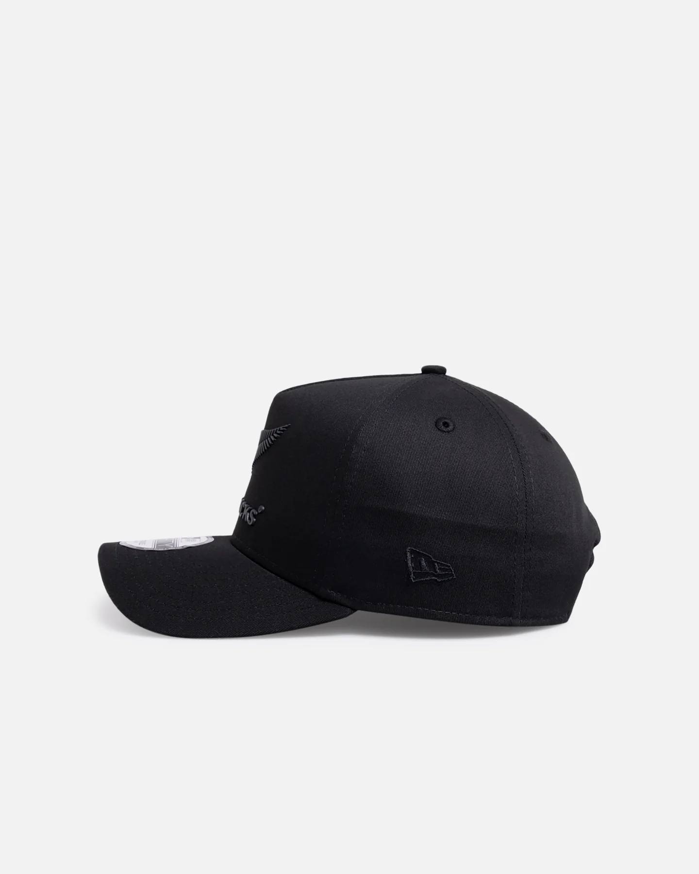 New Era New Zealand All Blacks 'TPU Badge' 9FORTY A-Frame Snapback Black - Image 4