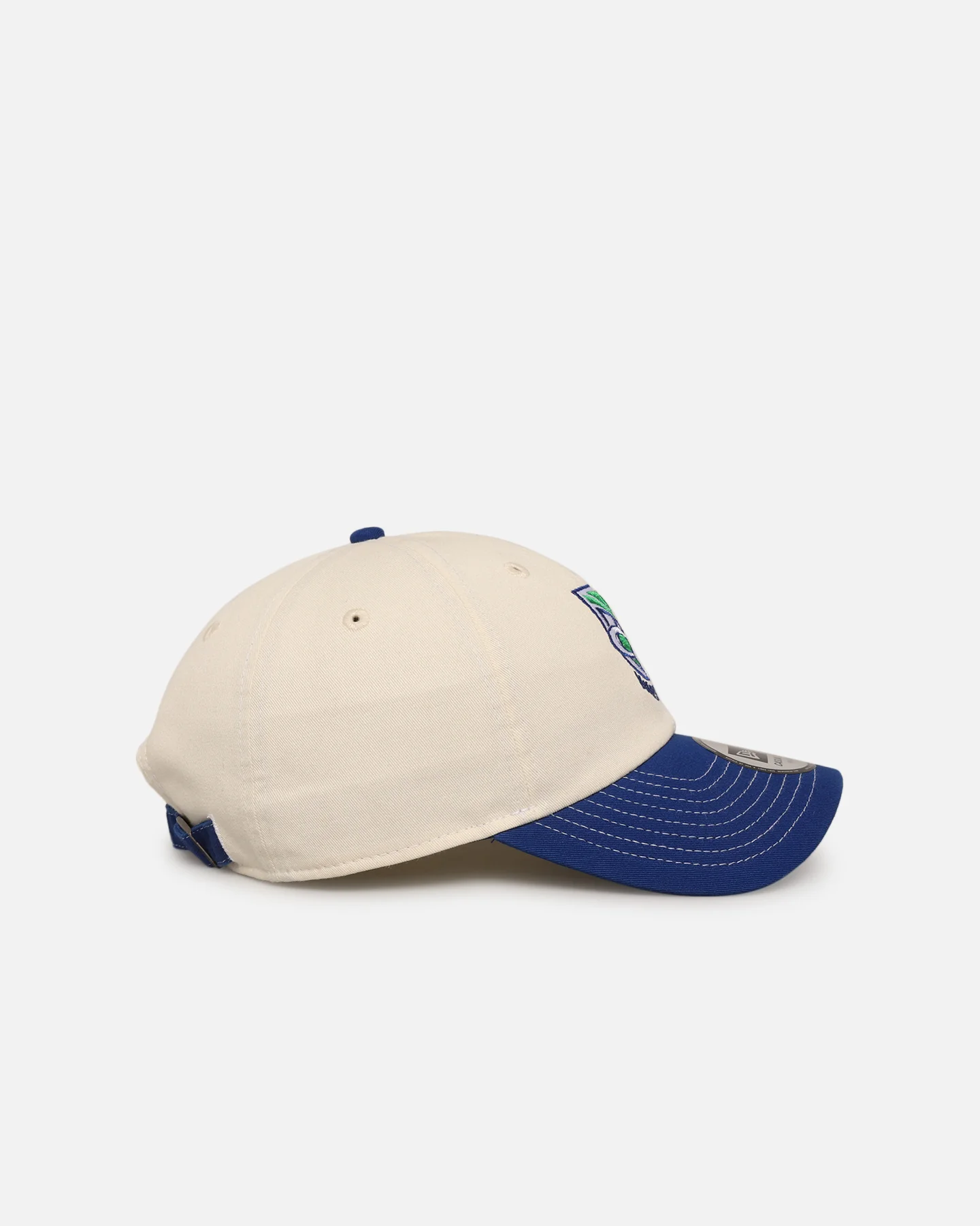 New Era New Zealand Warriors 'NRL 2-Tone 2025 Collection' Casual Classic Strapback Chrome White - Image 3