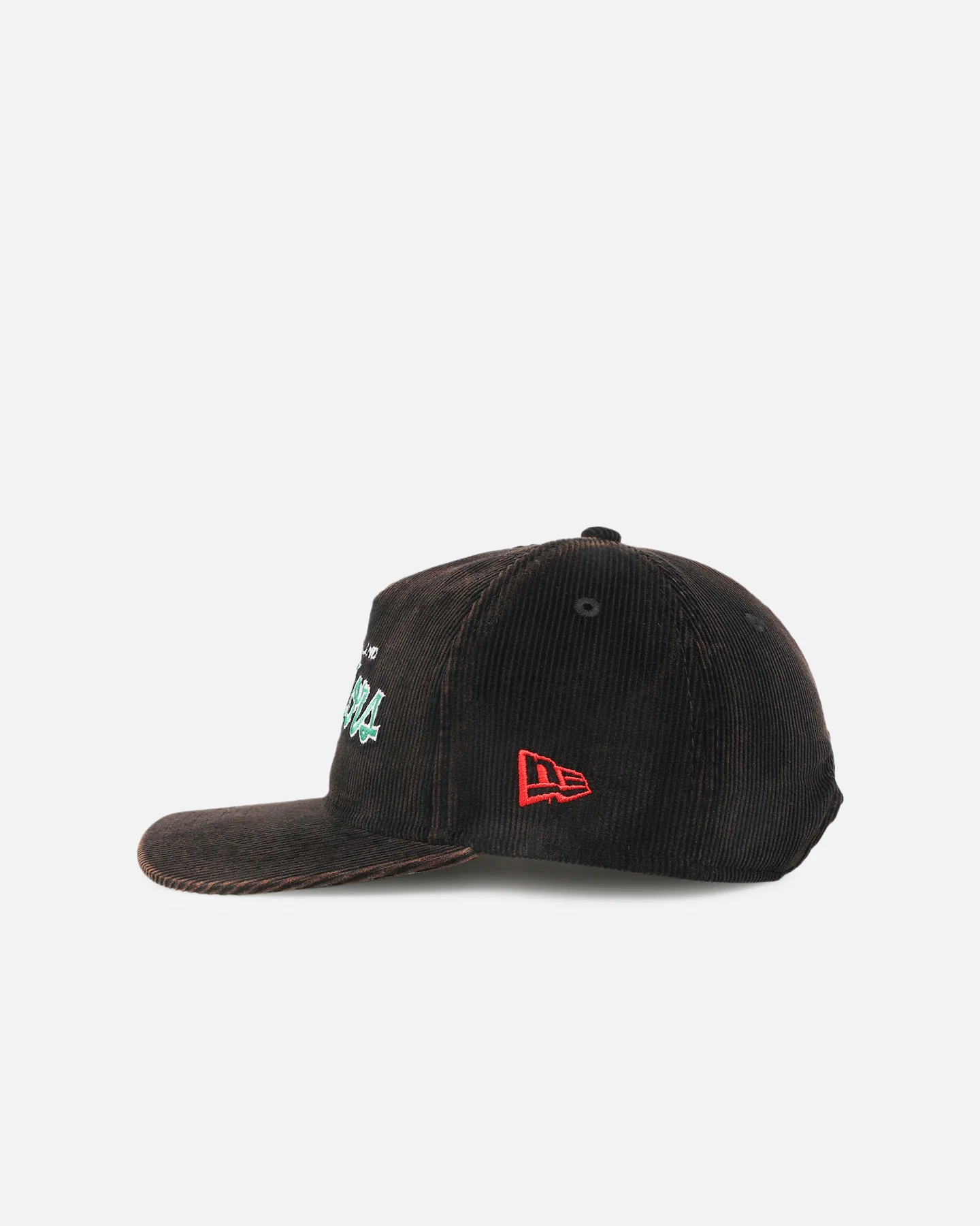 New Era New Zealand Warriors 'NRL Golfer Washed Black' Pre-Curved Corduroy Golfer Snapback Washed Black - Image 4