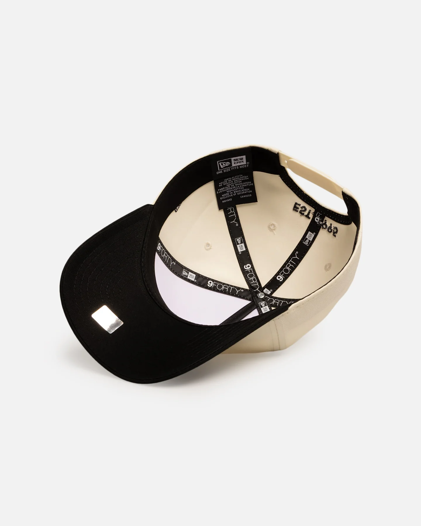 New Era North Queensland Cowboys 'Chrome Black' 9FORTY A-Frame Snapback White/Black - Image 6