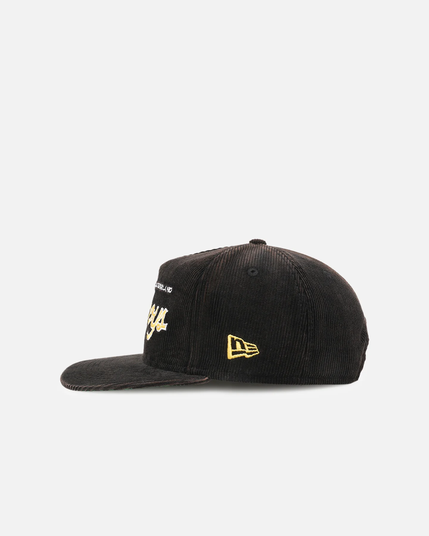 New Era North Queensland Cowboys 'NRL Golfer Washed Black' Pre-Curved Corduroy Golfer Snapback Washed Black - Image 4