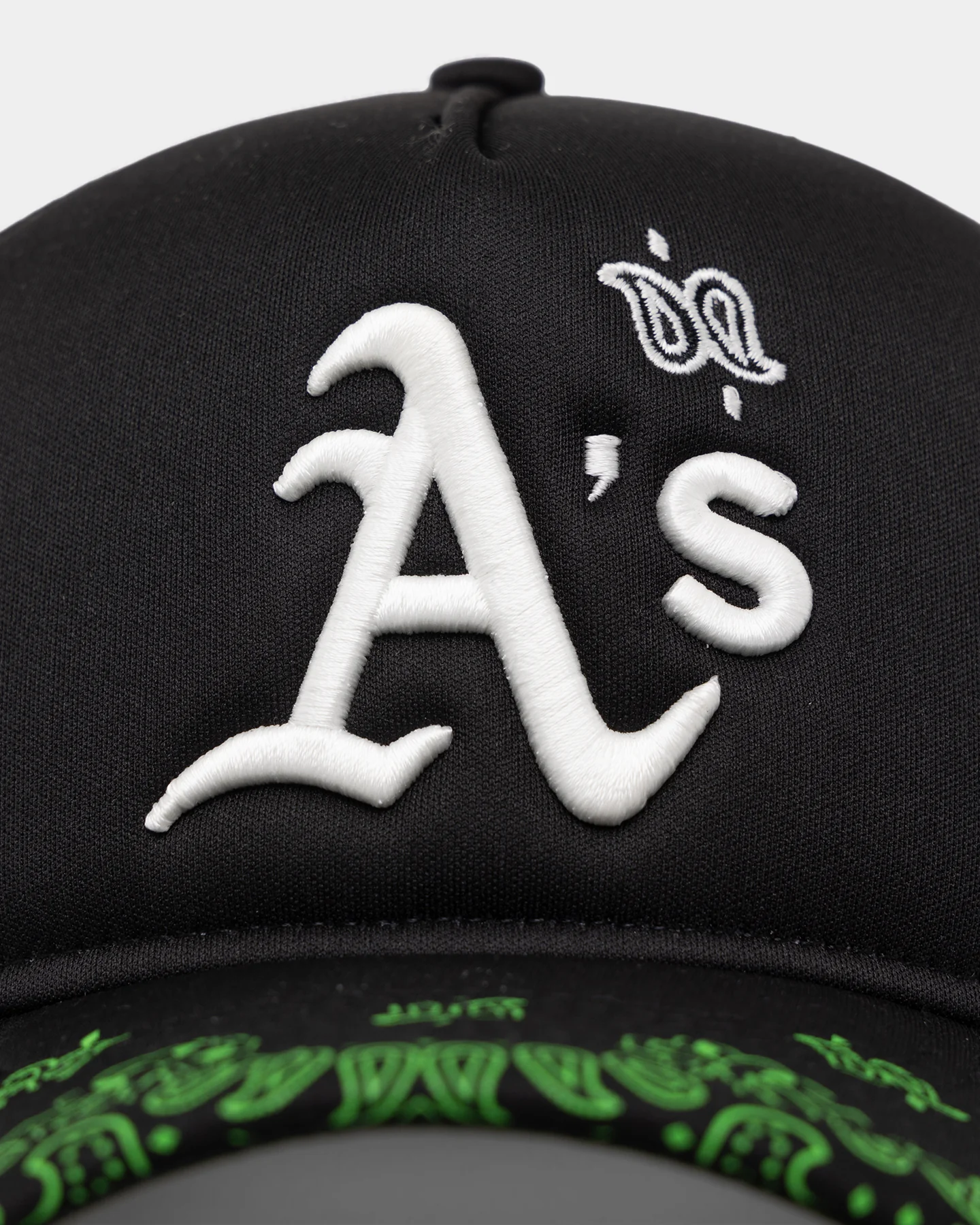 New Era Oakland Athletics 'Glow In The Dark' 9FORTY A-Frame Trucker Snapback Black/Neon Green - Image 6
