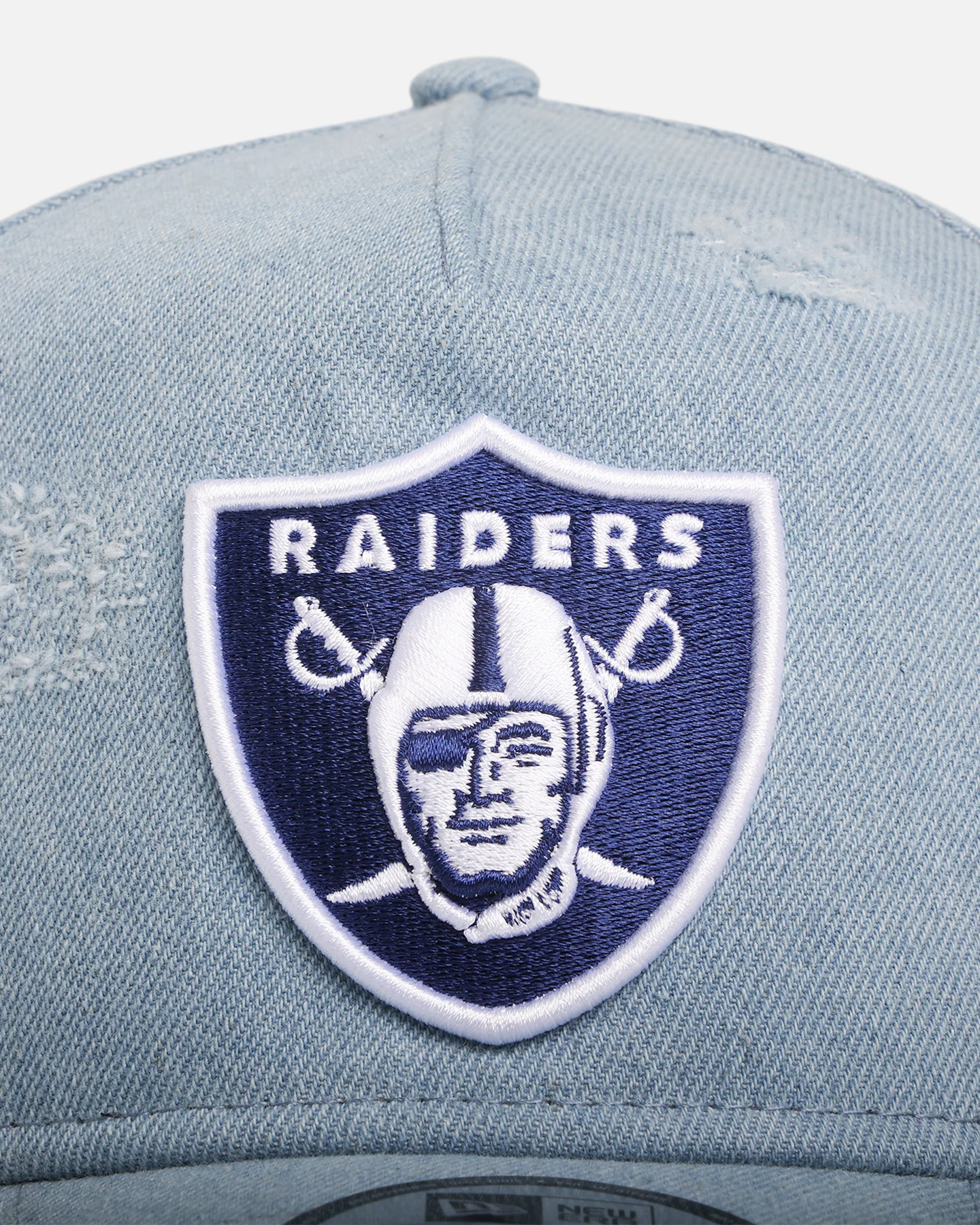 New Era Oakland Raiders 'Distressed Denim' 9FORTY A-Frame Snapback Light Wash Denim - Image 5
