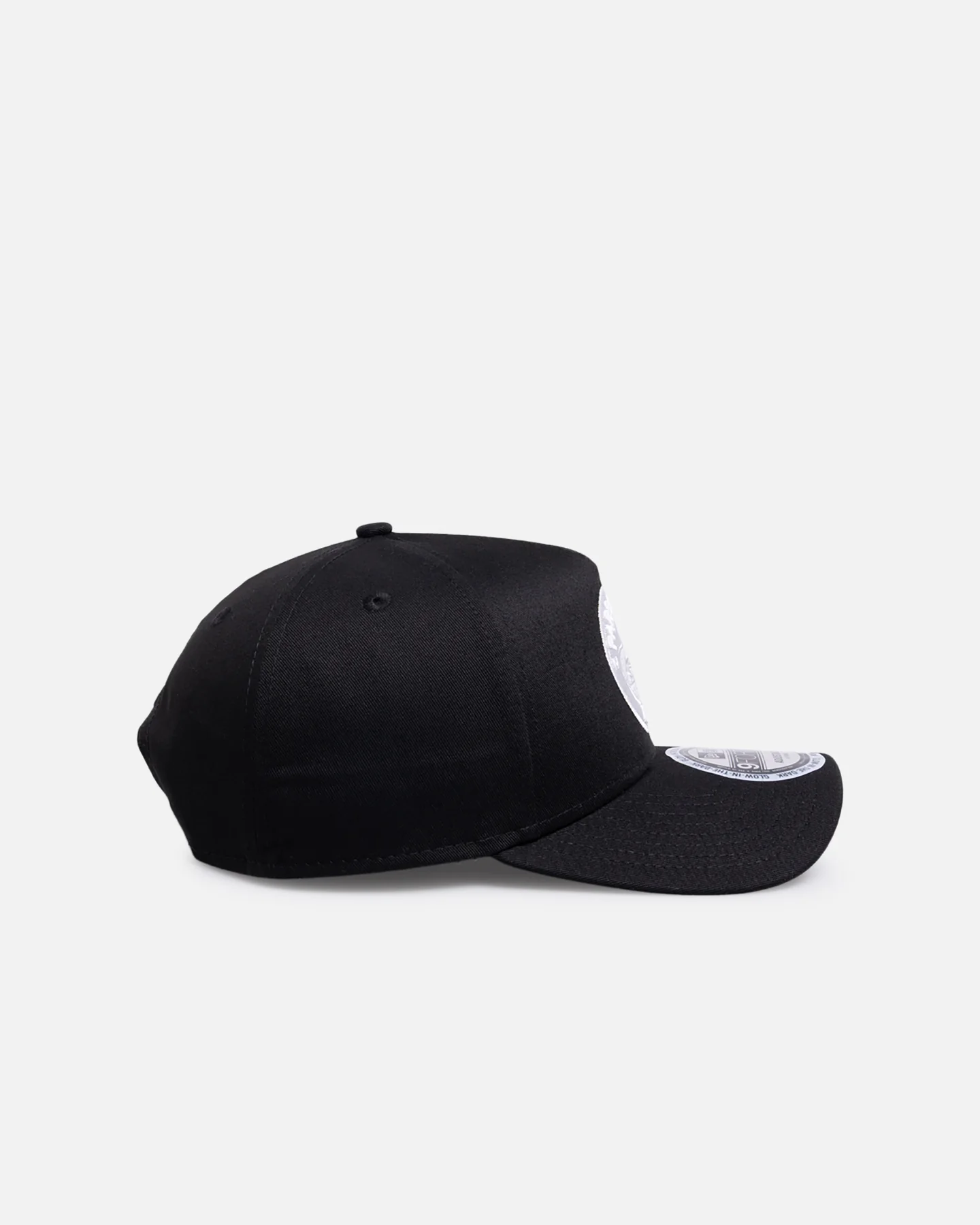 New Era Parramatta Eels 'NRL Glow In The Dark' 9FORTY A-Frame Snapback Black - Image 4
