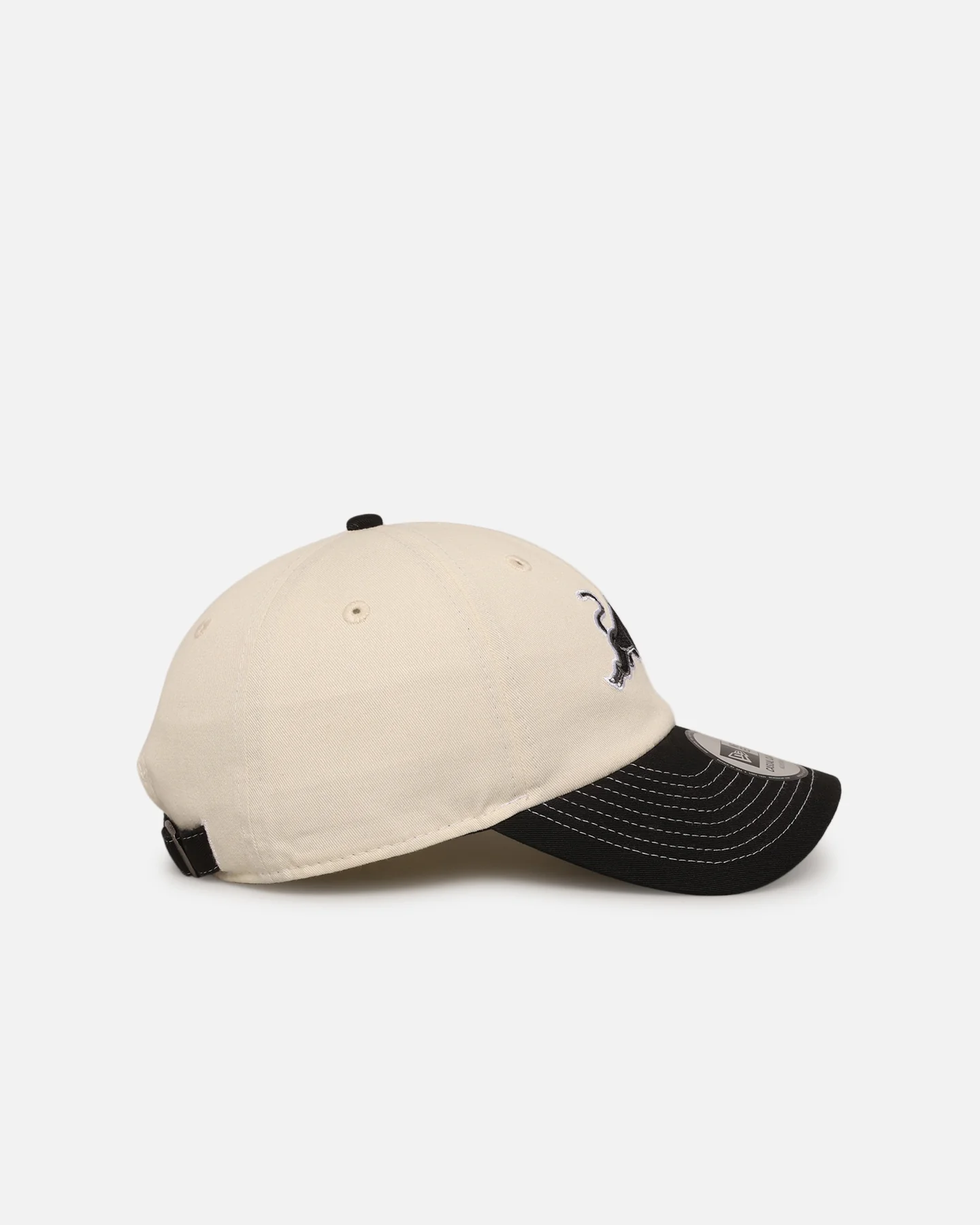 New Era Penrith Panthers 'NRL 2-Tone 2025 Collection' Casual Classic Strapback Chrome White - Image 3