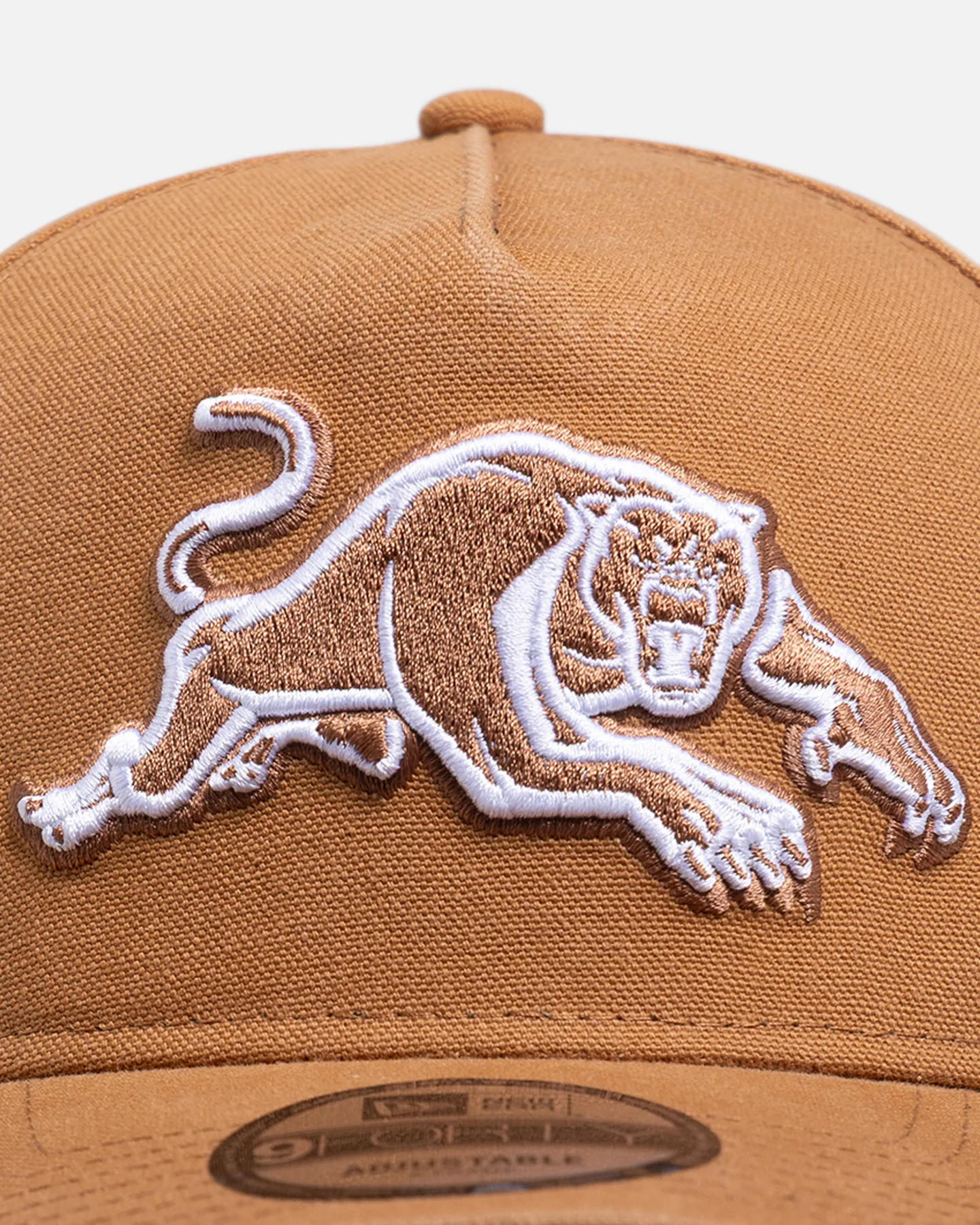 New Era Penrith Panthers 'NRL 2026' 9FORTY A-Frame Snapback Med Beige - Image 5