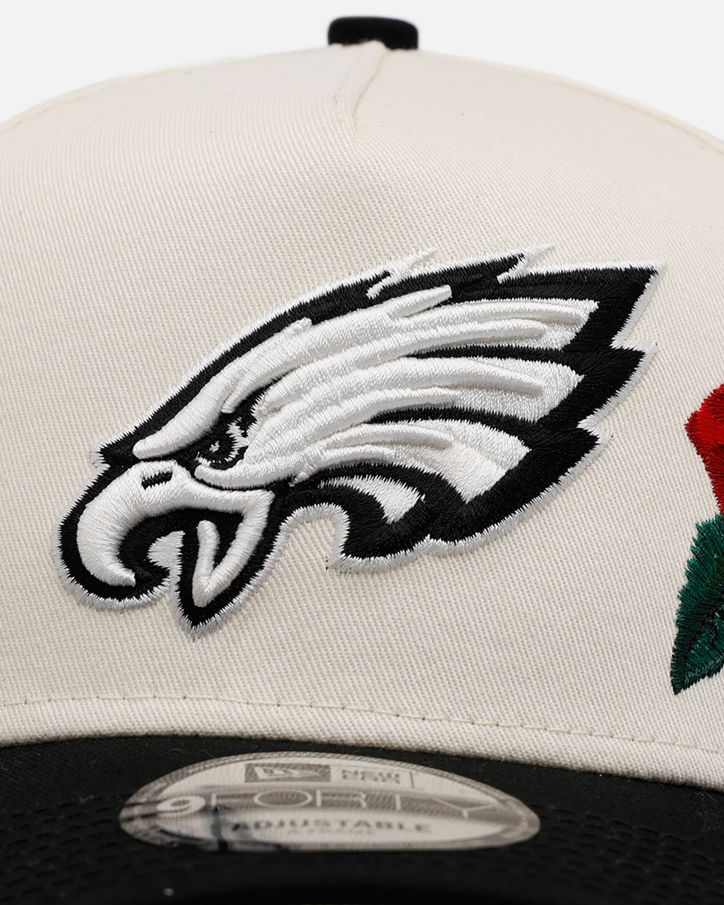 New Era Philadelphia Eagles 'Chrome Black Roses' 9FORTY A-Frame Snapback Chrome/Black - Image 5