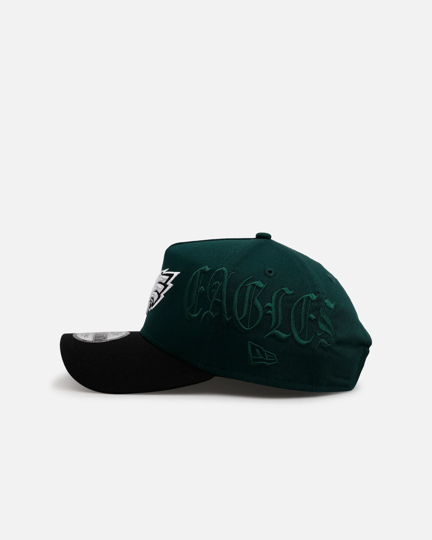 New Era Philadelphia Eagles 'Gothic Script Two Tone' 9FORTY A-Frame Snapback Dark Green/Black - Image 4